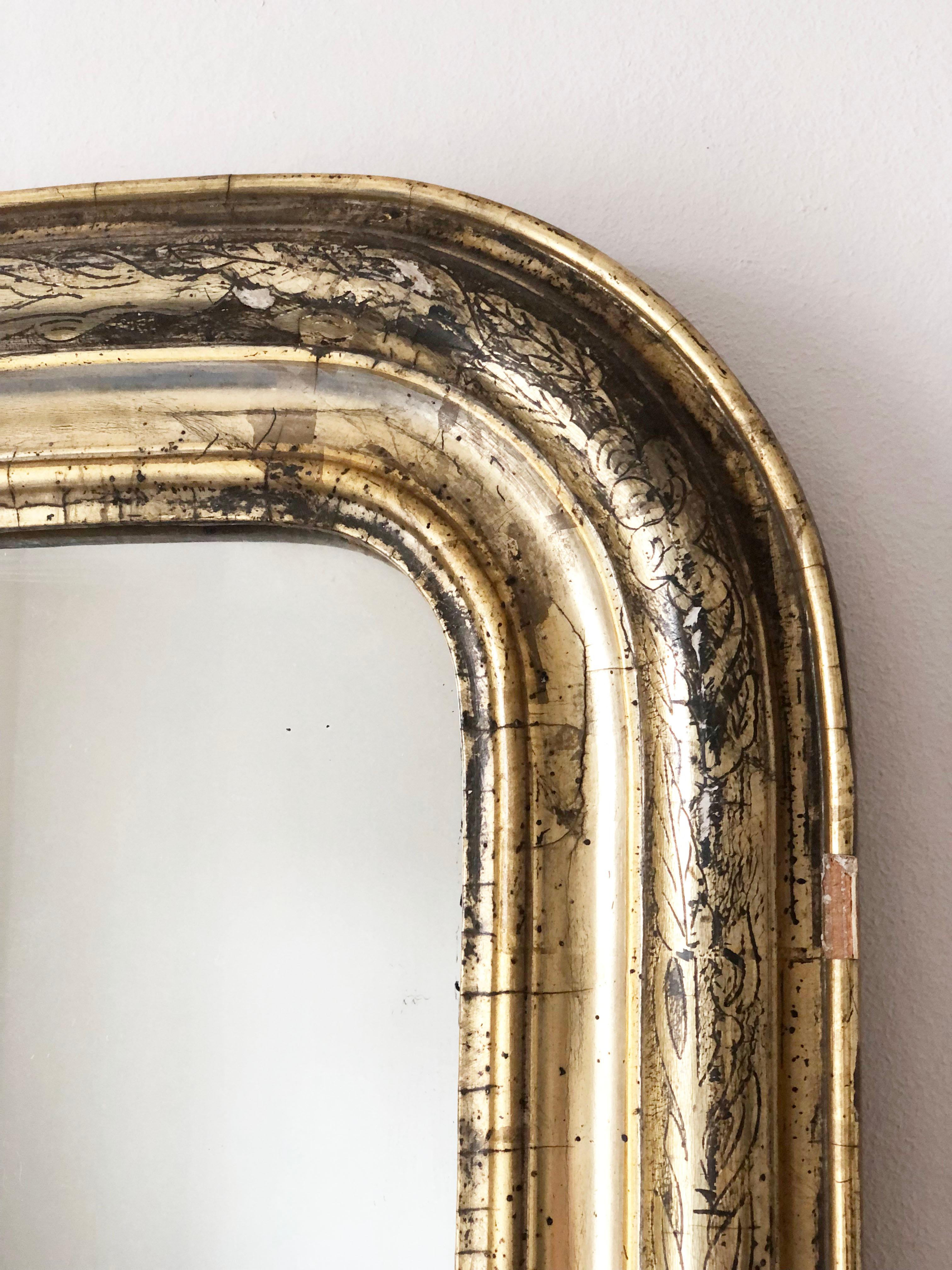 High Quality Antique Louis Philippe Giltwood Mirror France Late 19th Century For Sale 1
