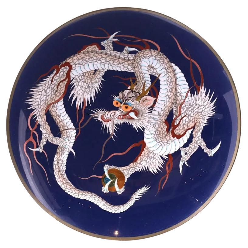 Hochwertiger antiker japanischer Meiji-Cloisonné-Emaille-Plattenteller mit Drachen aus Cloisonné-Emaille