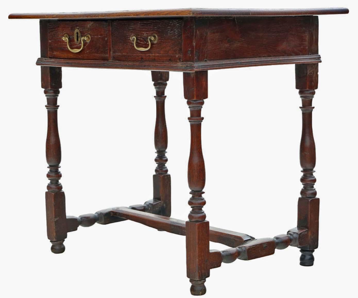 High-Quality Antique Oak Writing Table - Early 18th Century Desk Side Dressing For Sale 3