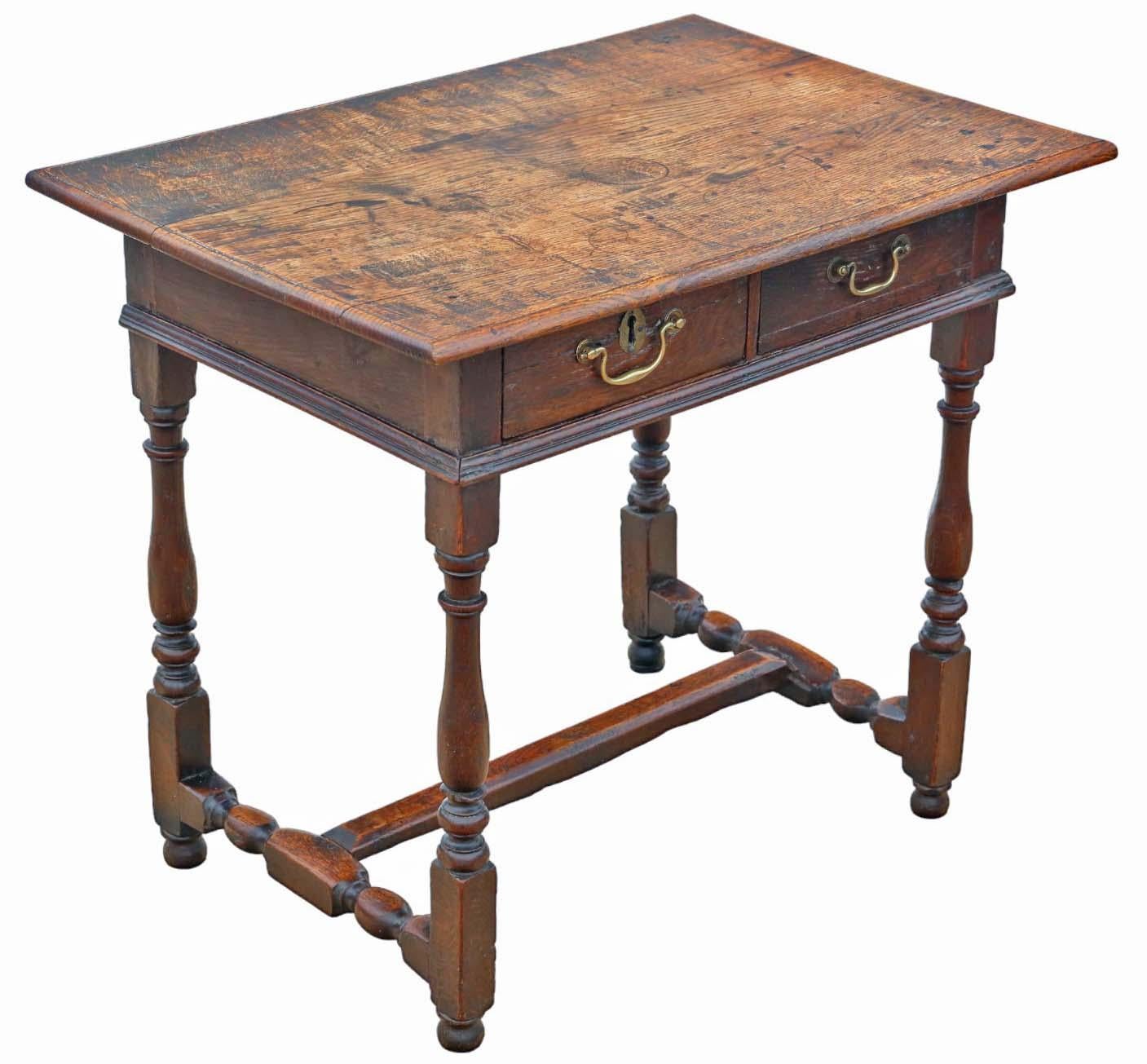 High-Quality Antique Oak Writing Table - Early 18th Century Desk Side Dressing For Sale 5