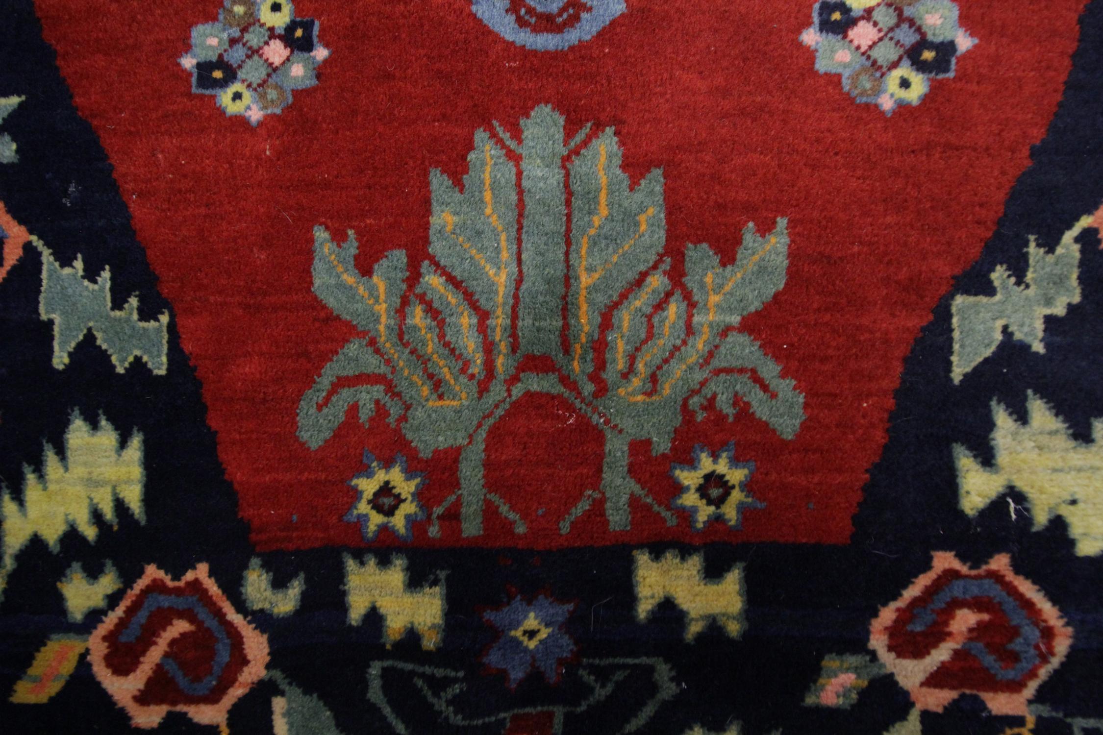 Wool High-Quality Antique Rug Caucasian Carpet Rug, Traditional Living Room Rug Sale For Sale