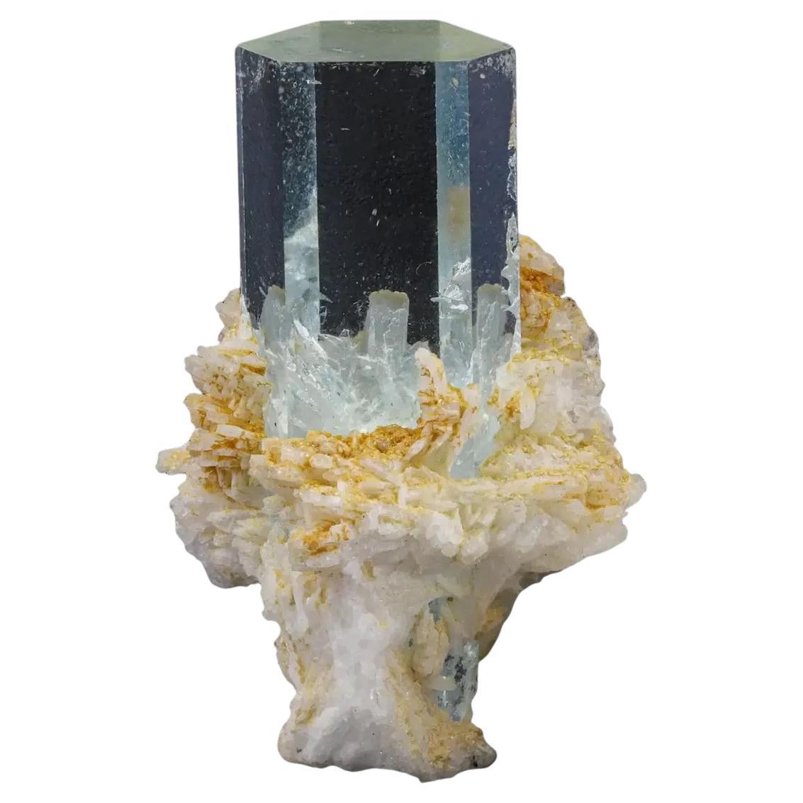 15,50 Gramm hochwertiger Aquamarin-Kristall auf Albite aus Pakistan