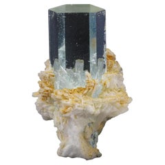 15,50 Gramm hochwertiger Aquamarin-Kristall auf Albite aus Pakistan