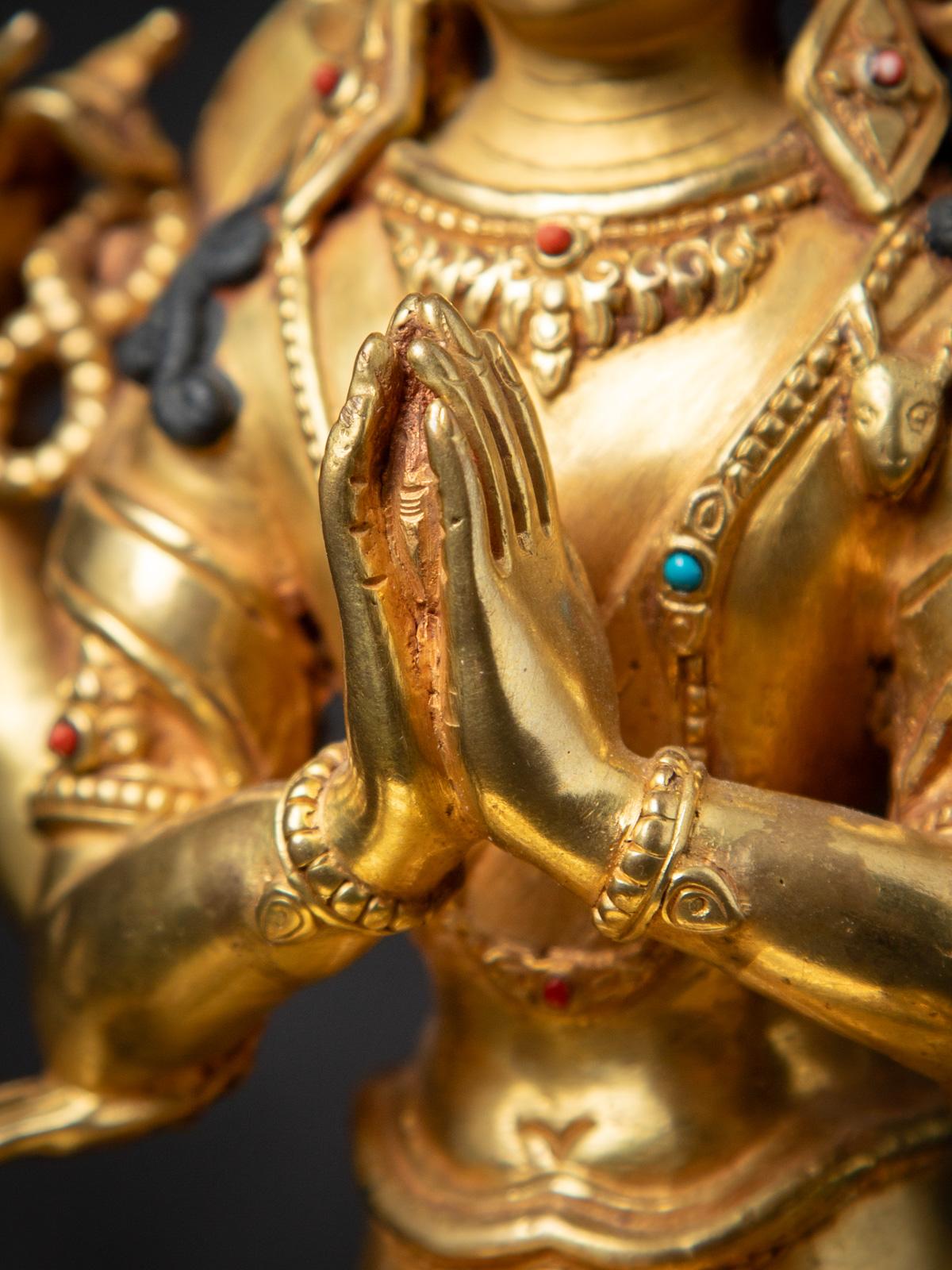 Statua Chenrezig in bronzo di alta qualità proveniente dal Nepal in vendita 10