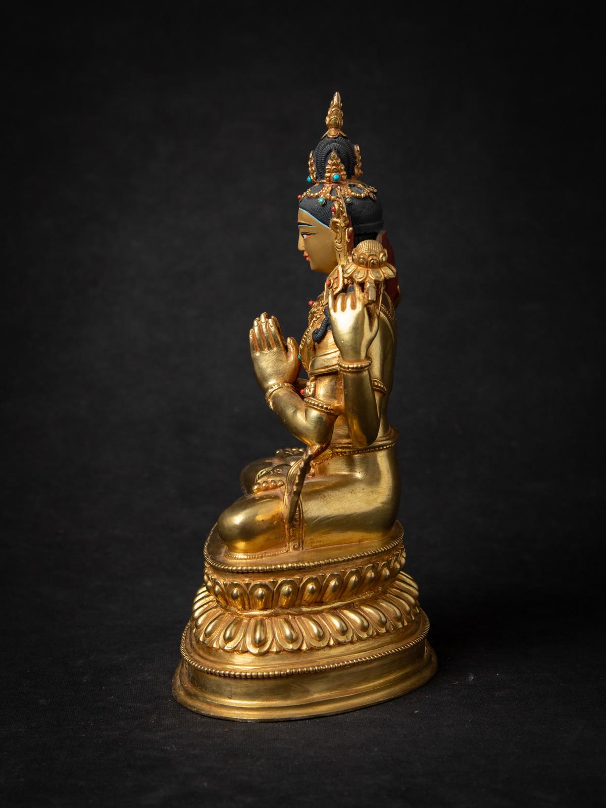 Nepalese Statua Chenrezig in bronzo di alta qualità proveniente dal Nepal in vendita
