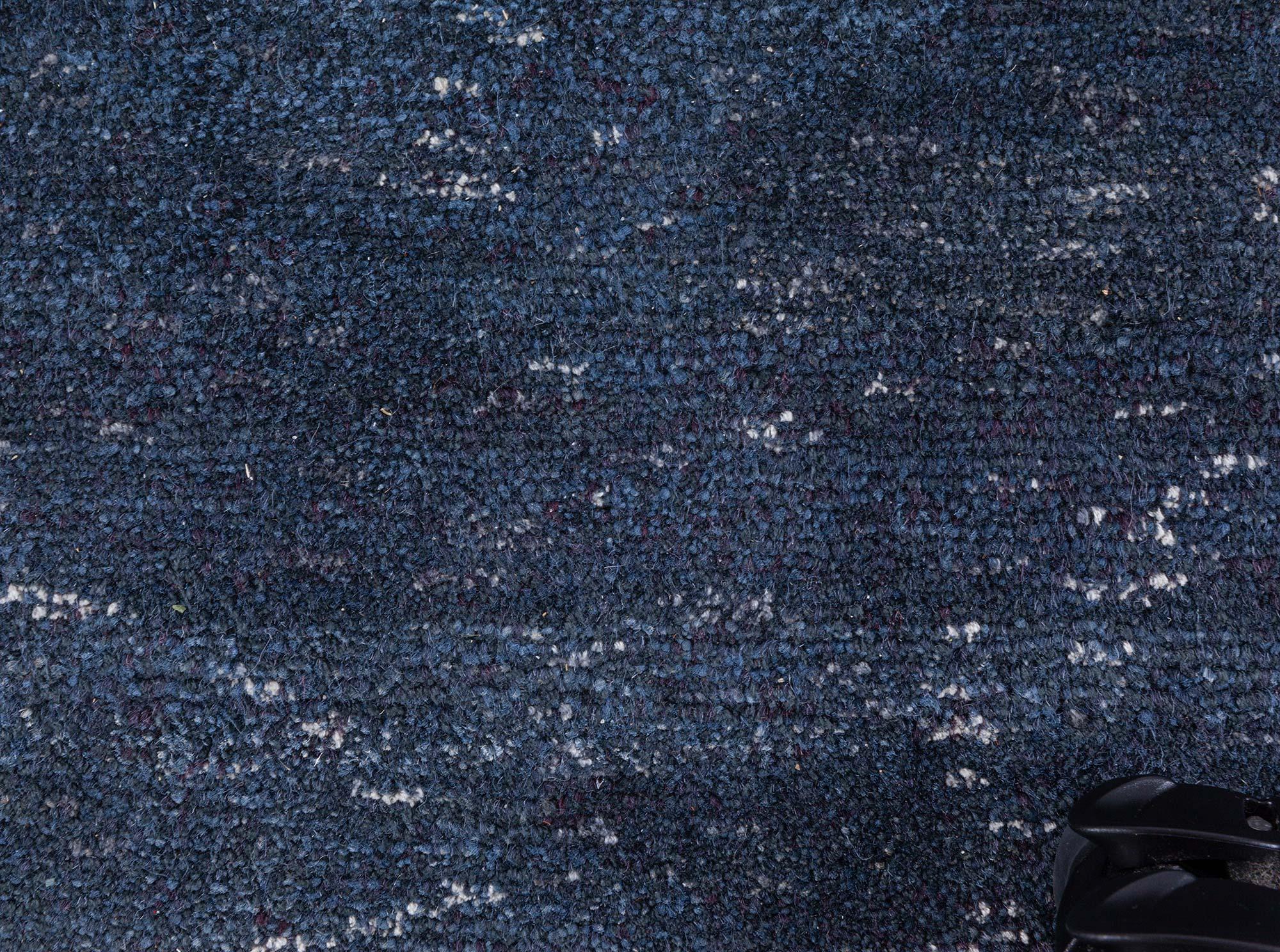 High-quality contemporary midnight blue handmade rug by Doris Leslie Blau
Size: 16'0