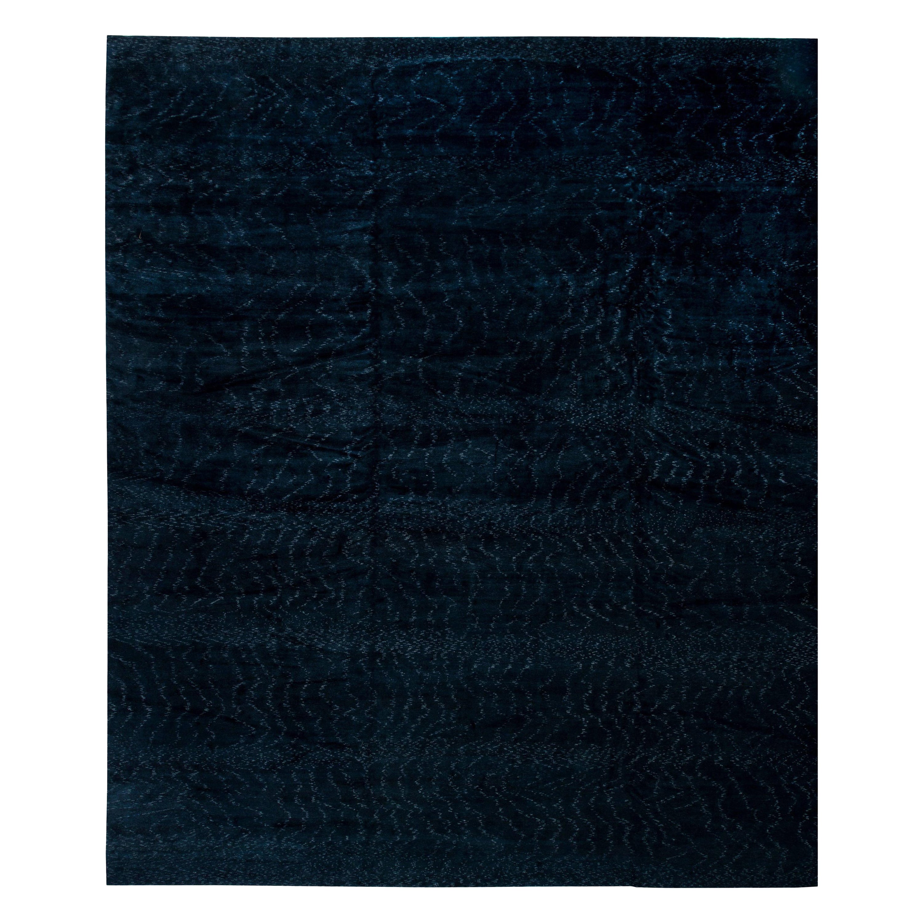 Hochwertiger zeitgenössischer Mitternachtsblauer handgefertigter Teppich von Doris Leslie Blau