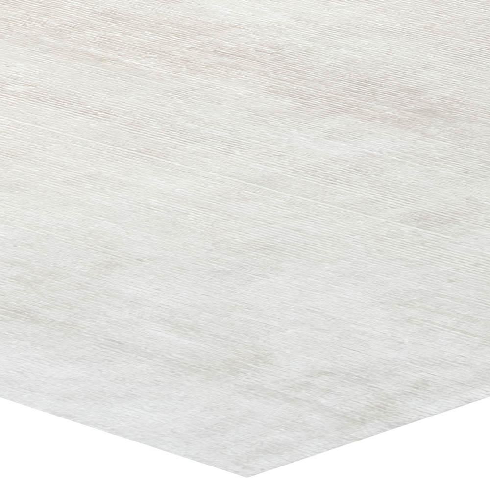 High-Quality Contemporary White and Beige Handmade Rug by Doris Leslie Blau For Sale 1