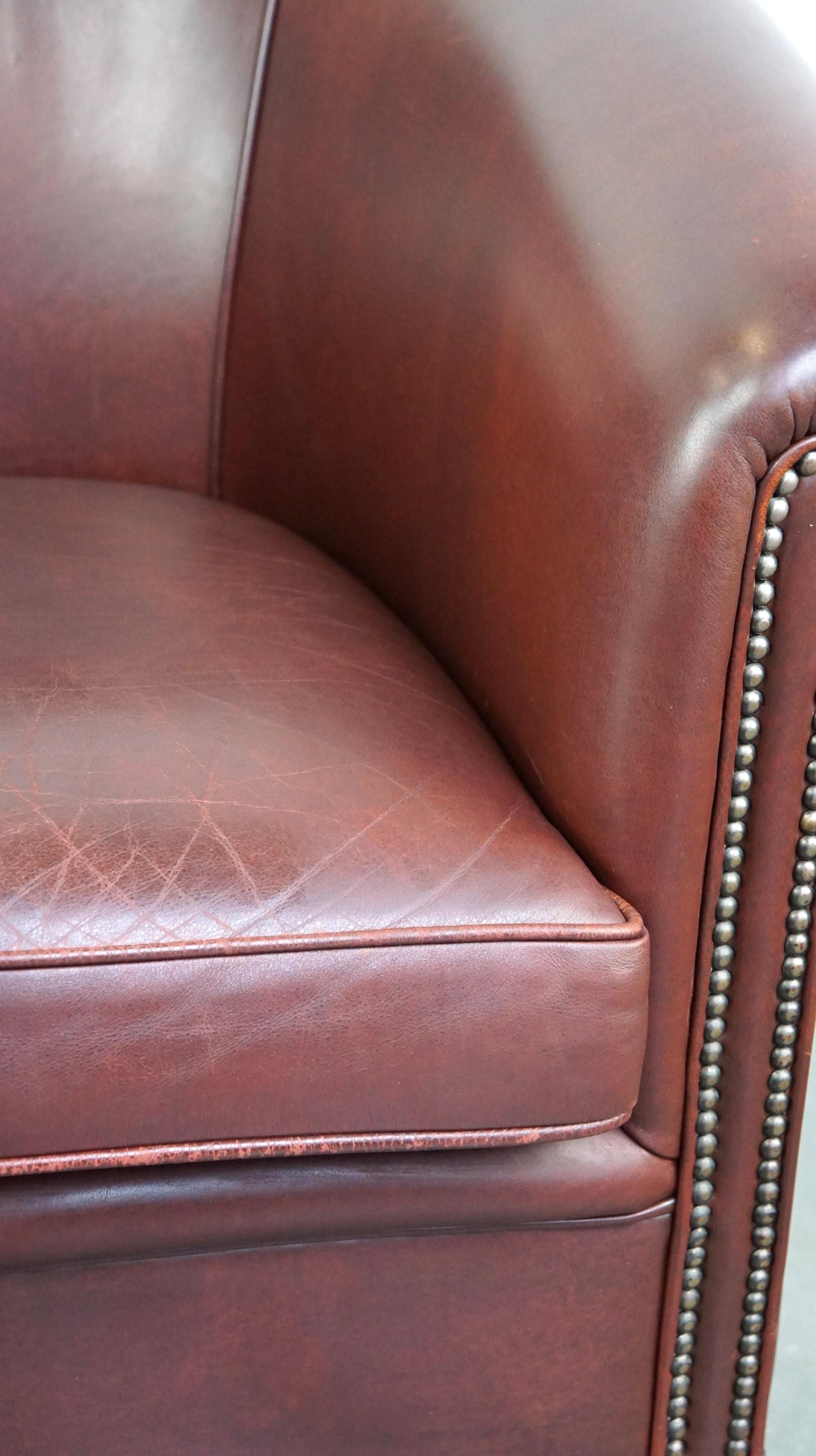 High-quality cowhide leather club chair in classic English style For Sale 4