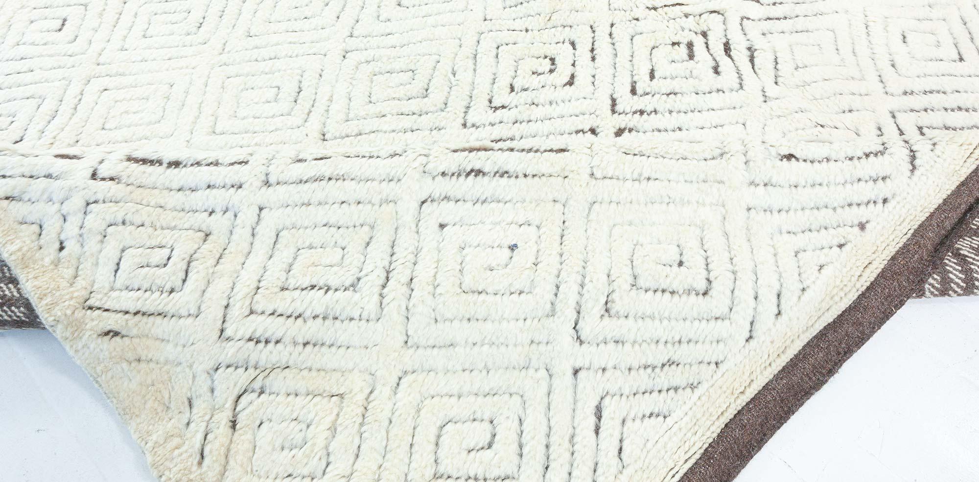 Extragroßer, hochlehner, niedriger Gitterteppich aus Wolle von Doris Leslie Blau, hochwertiger Qualität im Angebot 1