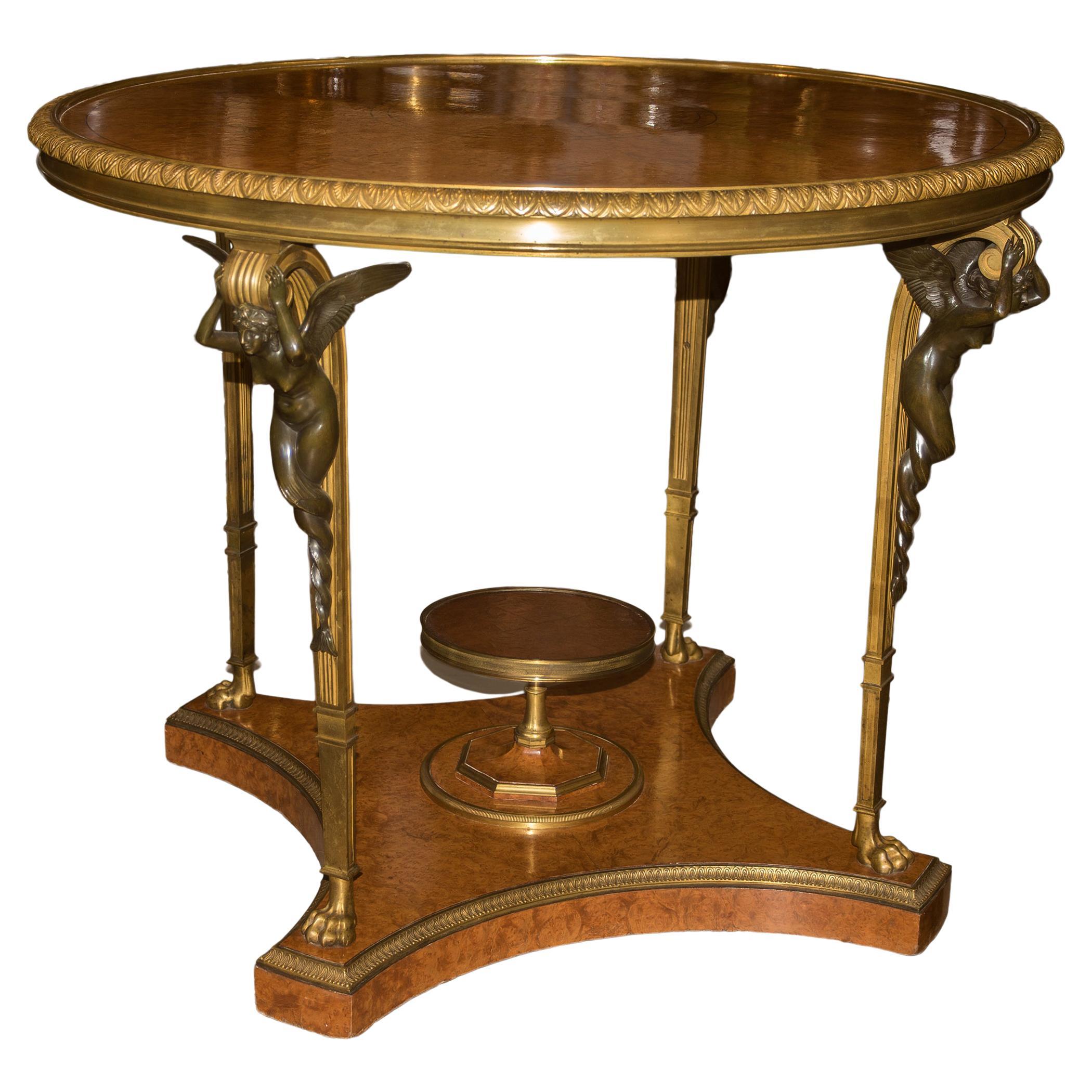 Table centrale en bronze doré de grande qualité de François Linke  en vente