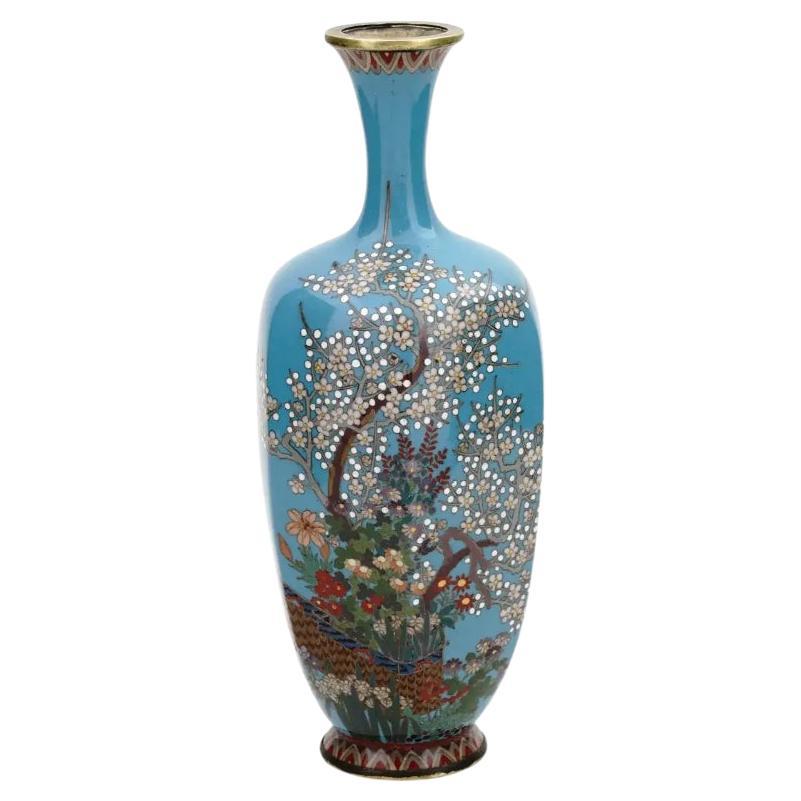 Vase japonais Meiji cloisonné émaillé argenté de haute qualité