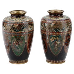Vases japonais de haute qualité en émail cloisonné de Meiji