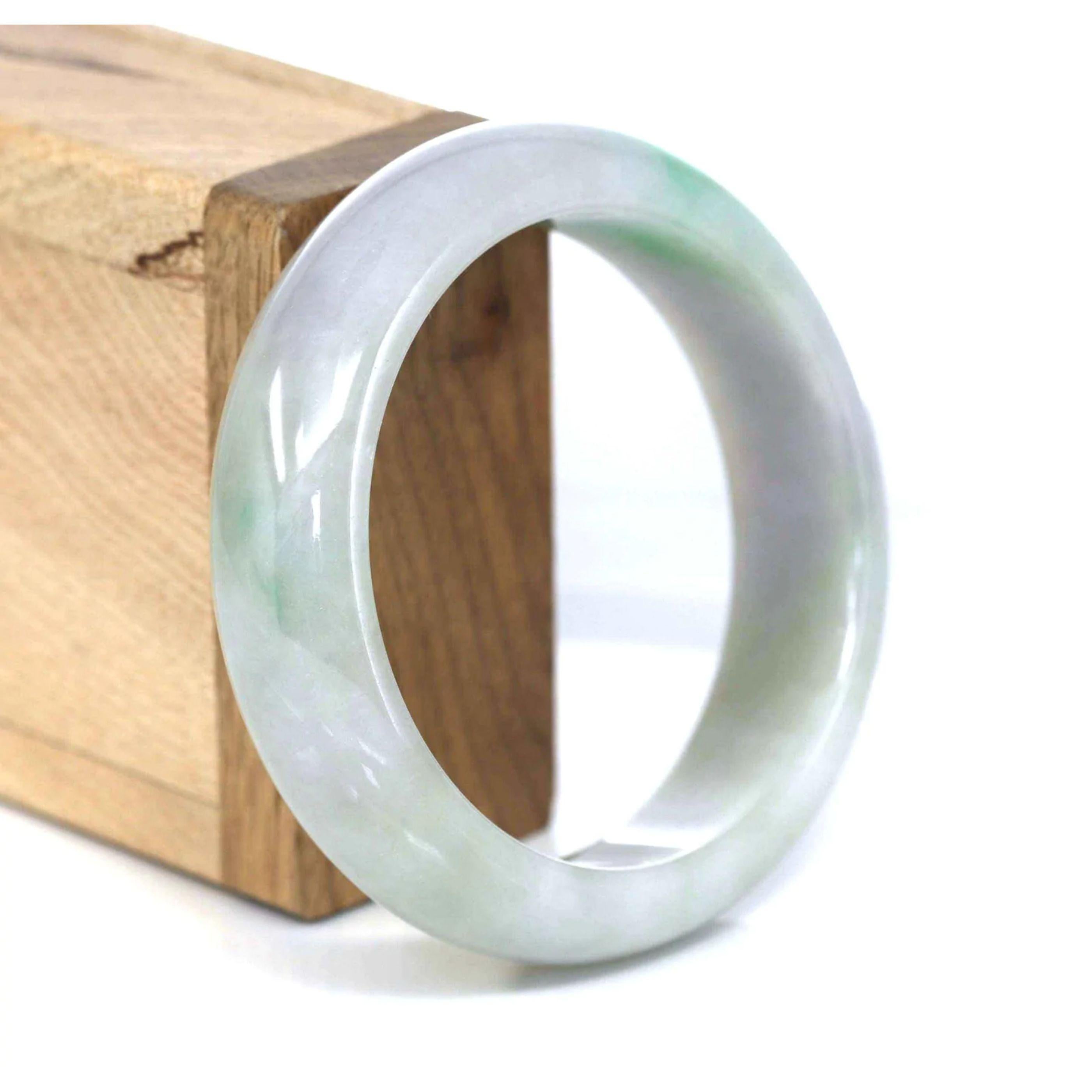 Round Cut High-Quality Lavender-Green Natural Burmese Jadeite Jade Bangle #485 For Sale