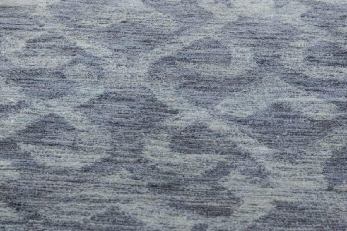 Indiano Runner moderno e di alta qualità in pashmina blu geometrica di Doris Leslie Blau in vendita