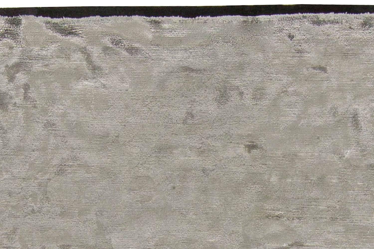Alfombra moderna de lana gris hecha a mano de alta calidad por Doris Leslie Blau en Nuevo estado para la venta en New York, NY