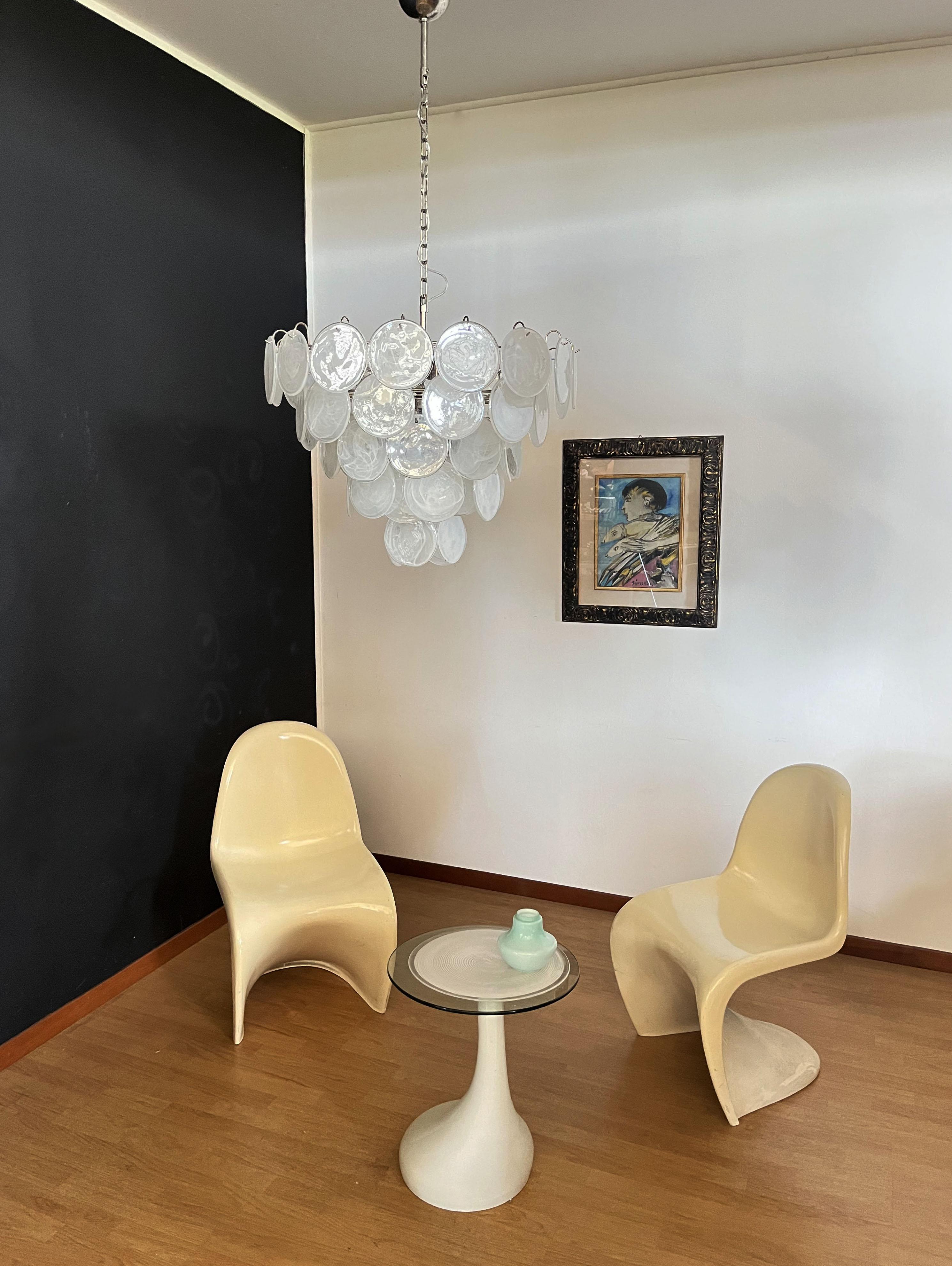Murano-Kronleuchter, Raumteiler mit 57 weißen albaster- irisierenden Gläsern im Angebot 4