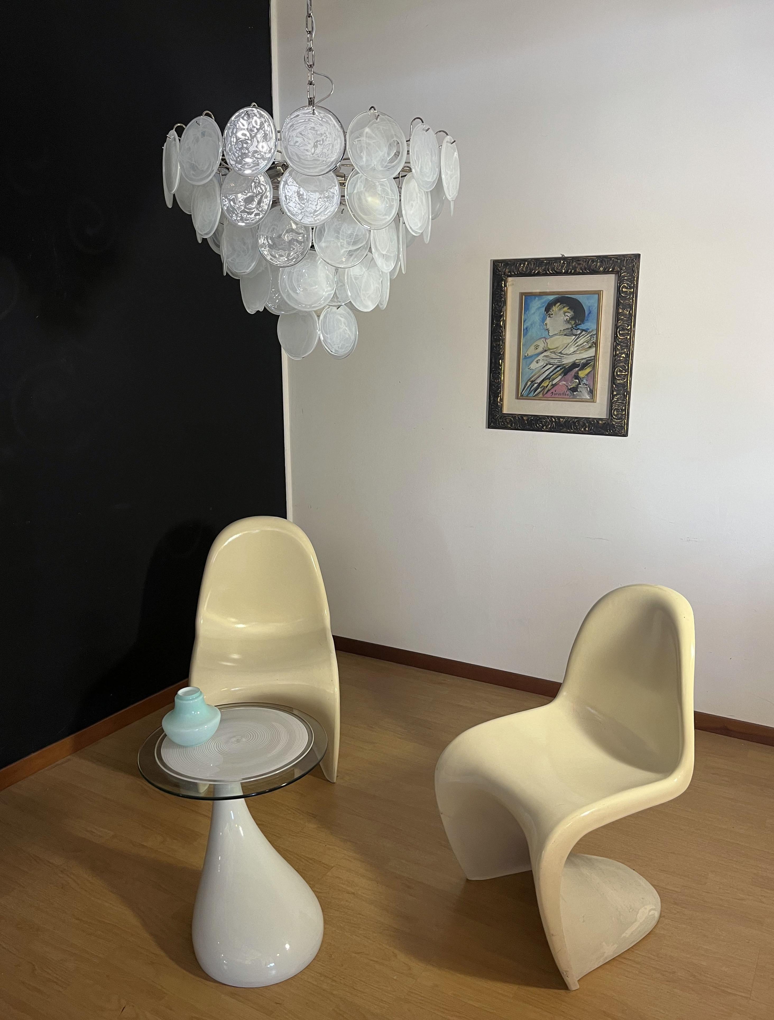 Murano-Kronleuchter, Raumteiler mit 57 weißen albaster- irisierenden Gläsern im Angebot 2