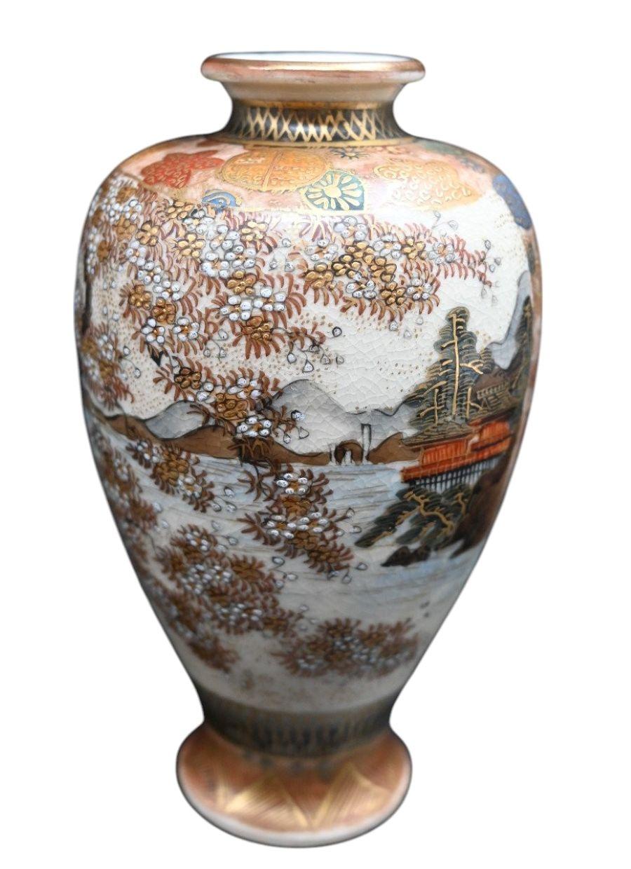 Hochwertige alte japanische Satsuma  Vase aus Steingut, um 1900, Meiji-Periode im Zustand „Gut“ im Angebot in Bilzen, BE
