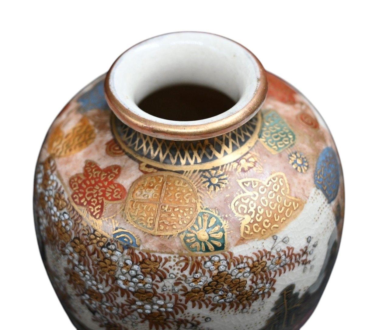 Hochwertige alte japanische Satsuma  Vase aus Steingut, um 1900, Meiji-Periode (20. Jahrhundert) im Angebot