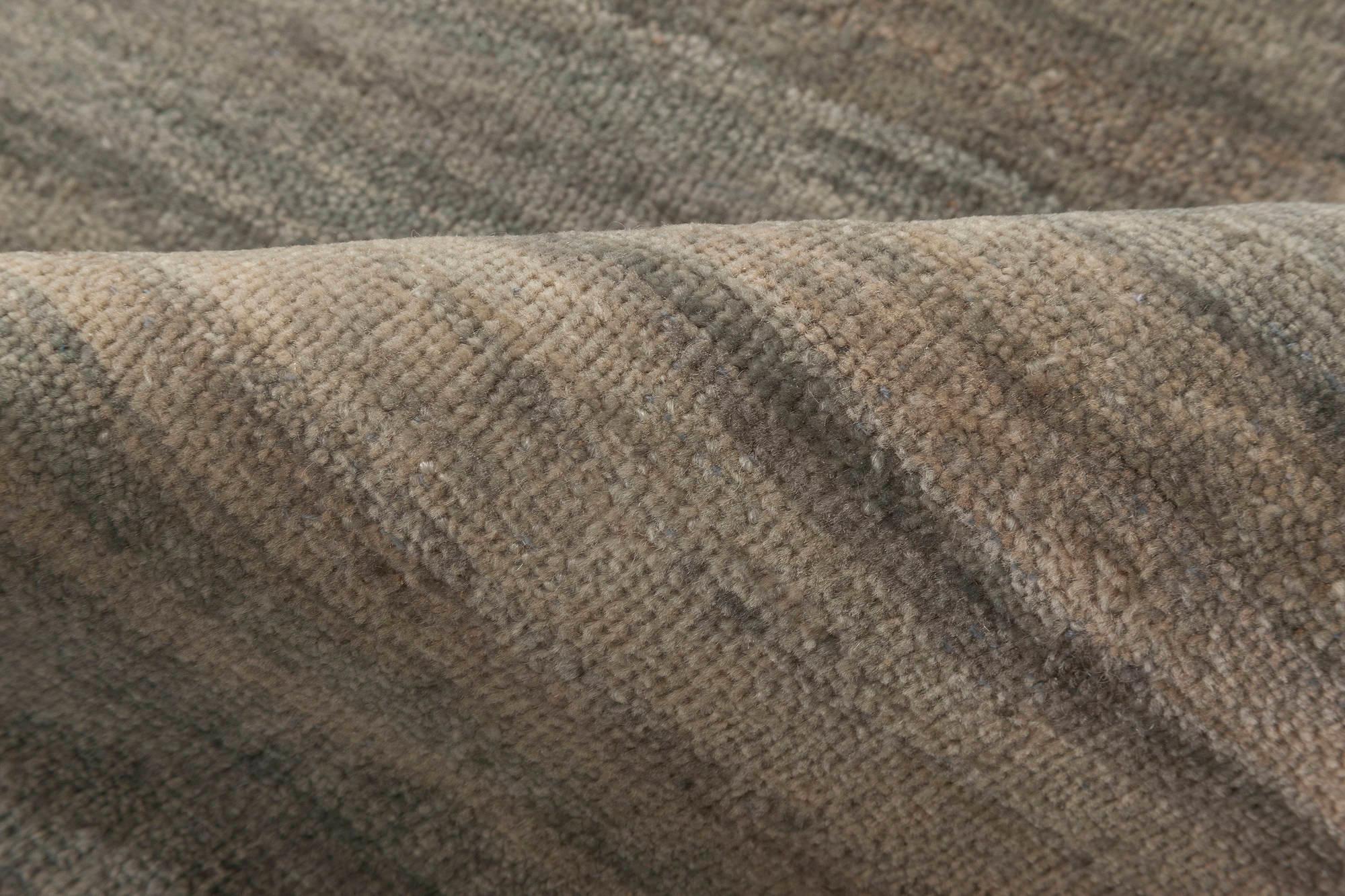 High-quality oversized contemporary grey handmade wool rug by Doris Leslie Blau.
Size: 15'0
