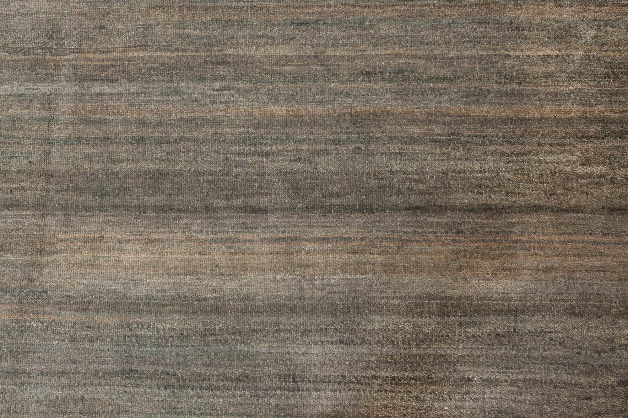 Indiano Tappeto grigio moderno di alta qualità realizzato a mano da Doris Leslie Blau in vendita