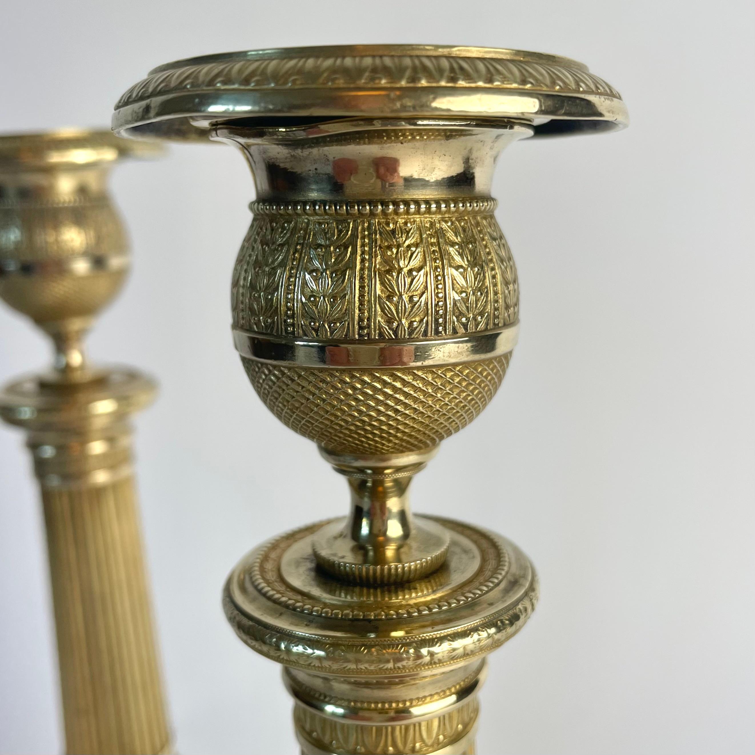 High-Quality Pair of Empire Gilt Bronze Candlesticks, France, 1820s For Sale 2