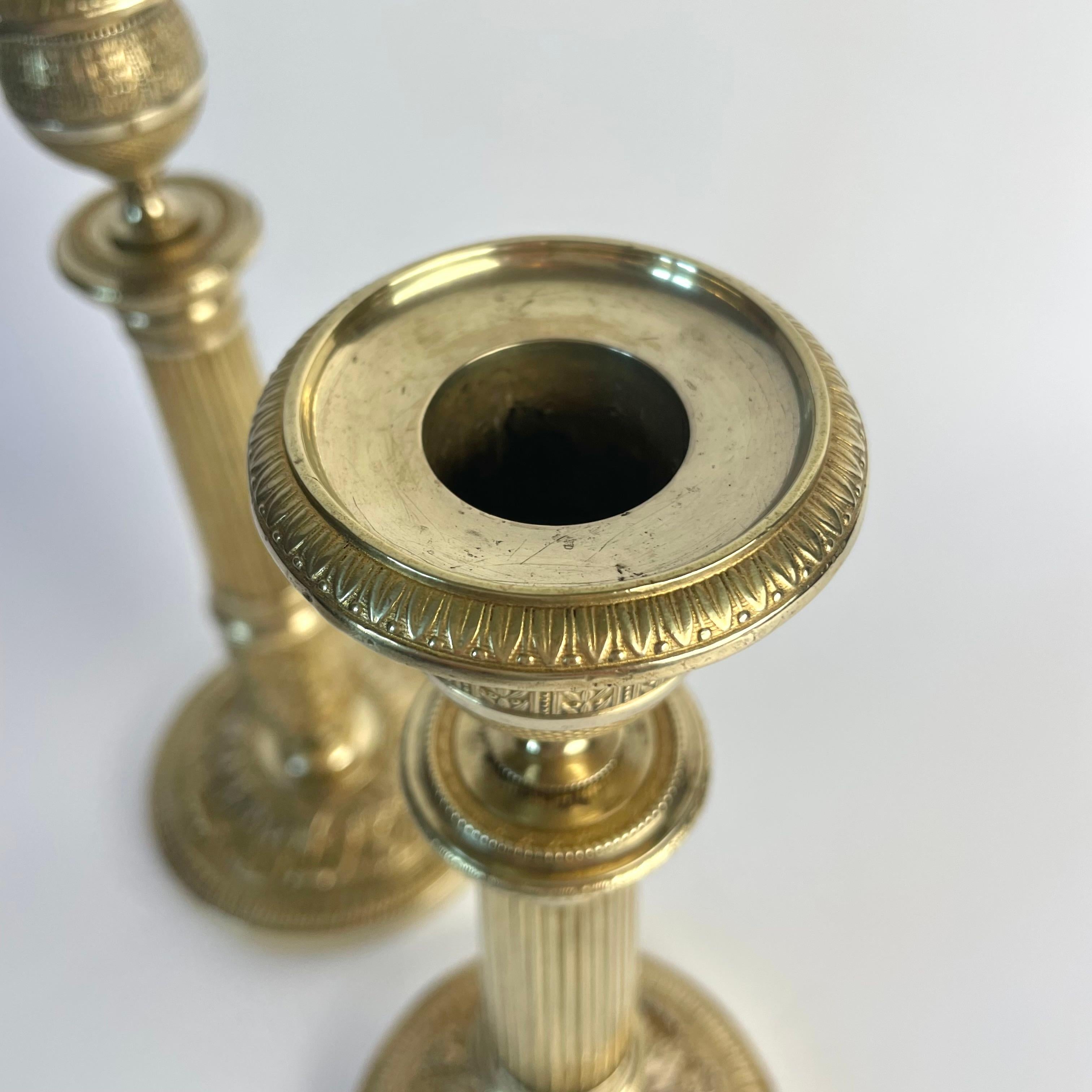 High-Quality Pair of Empire Gilt Bronze Candlesticks, France, 1820s For Sale 3
