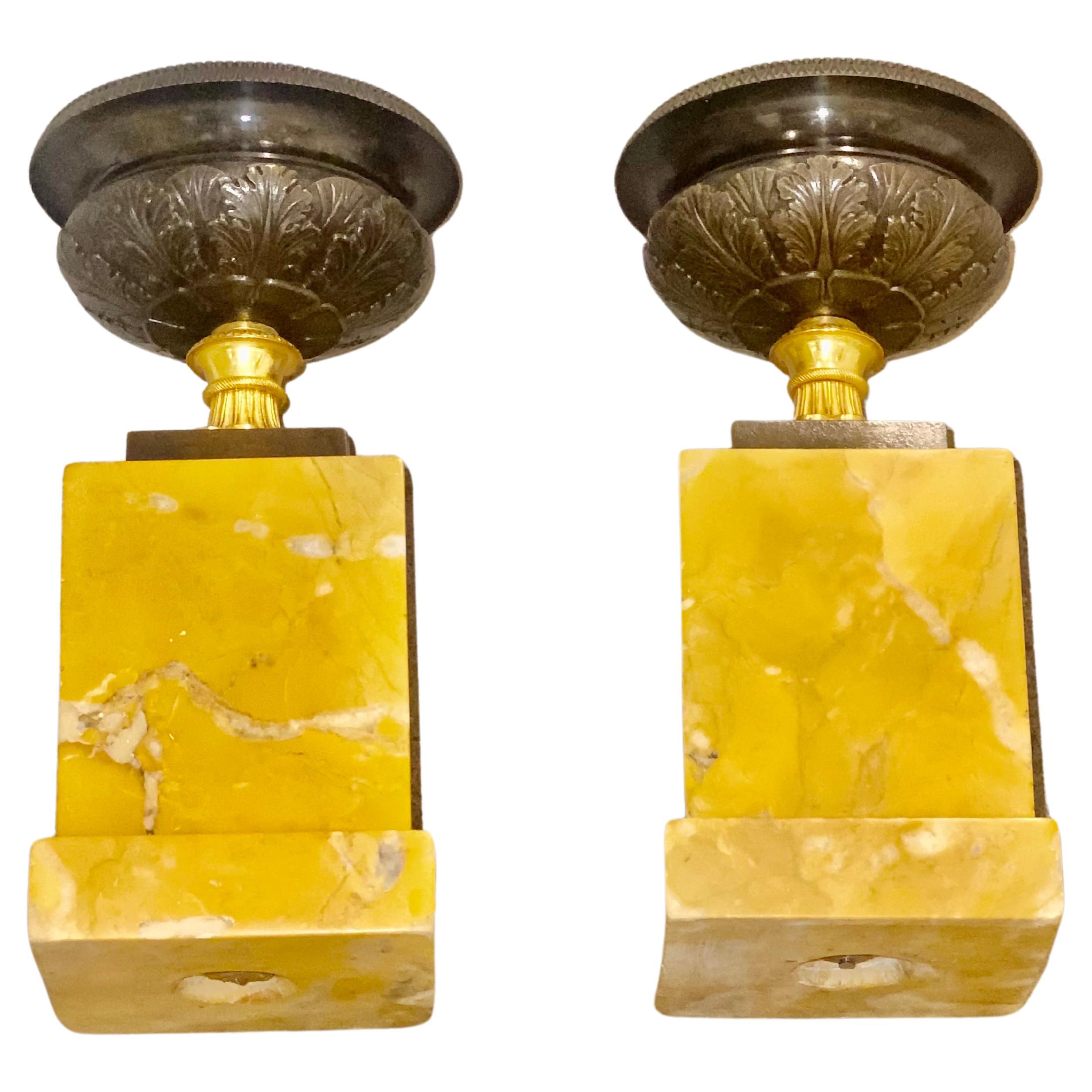 Paire de tazza de haute qualité de style Régence en bronze et marbre de Sienne, datant d'environ 1820 en vente 2