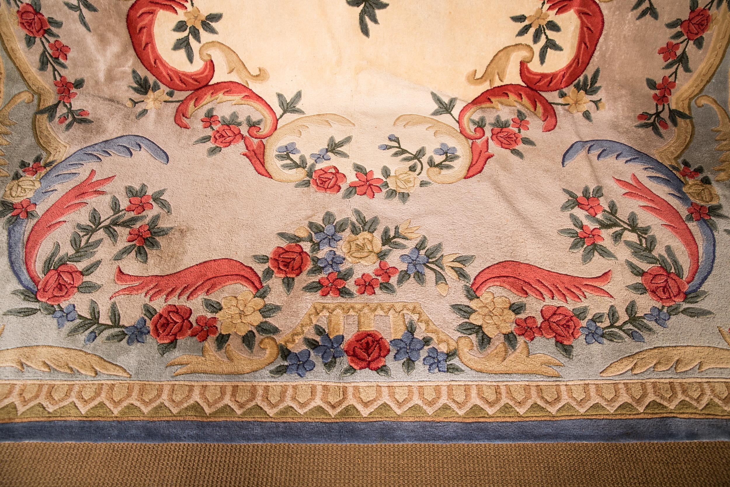 20th Century High Quality Palace Rug Finely Knotted Beautiful Colors For Sale