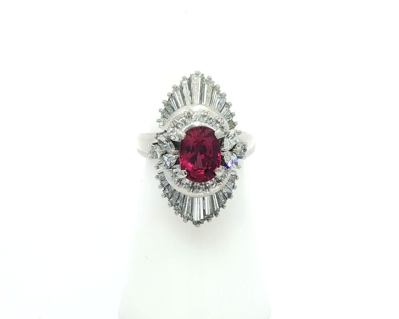 Anello di alta qualità in platino con rubino e diamante GIA da 3,20 ct.