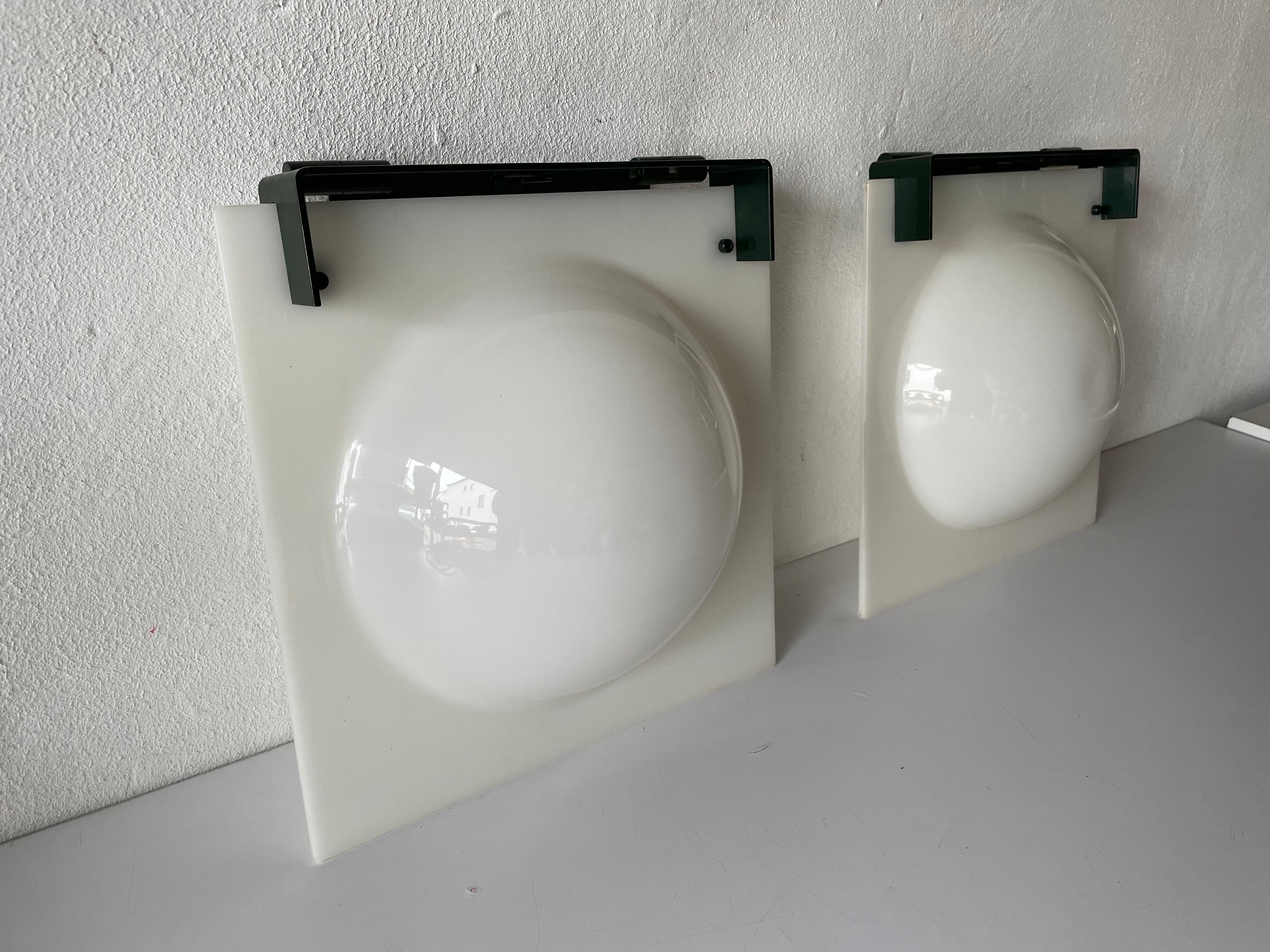 Space Age High Quality Plexiglass Bubble Design Pair of Wall Lamps, 1960s, Italy For Sale