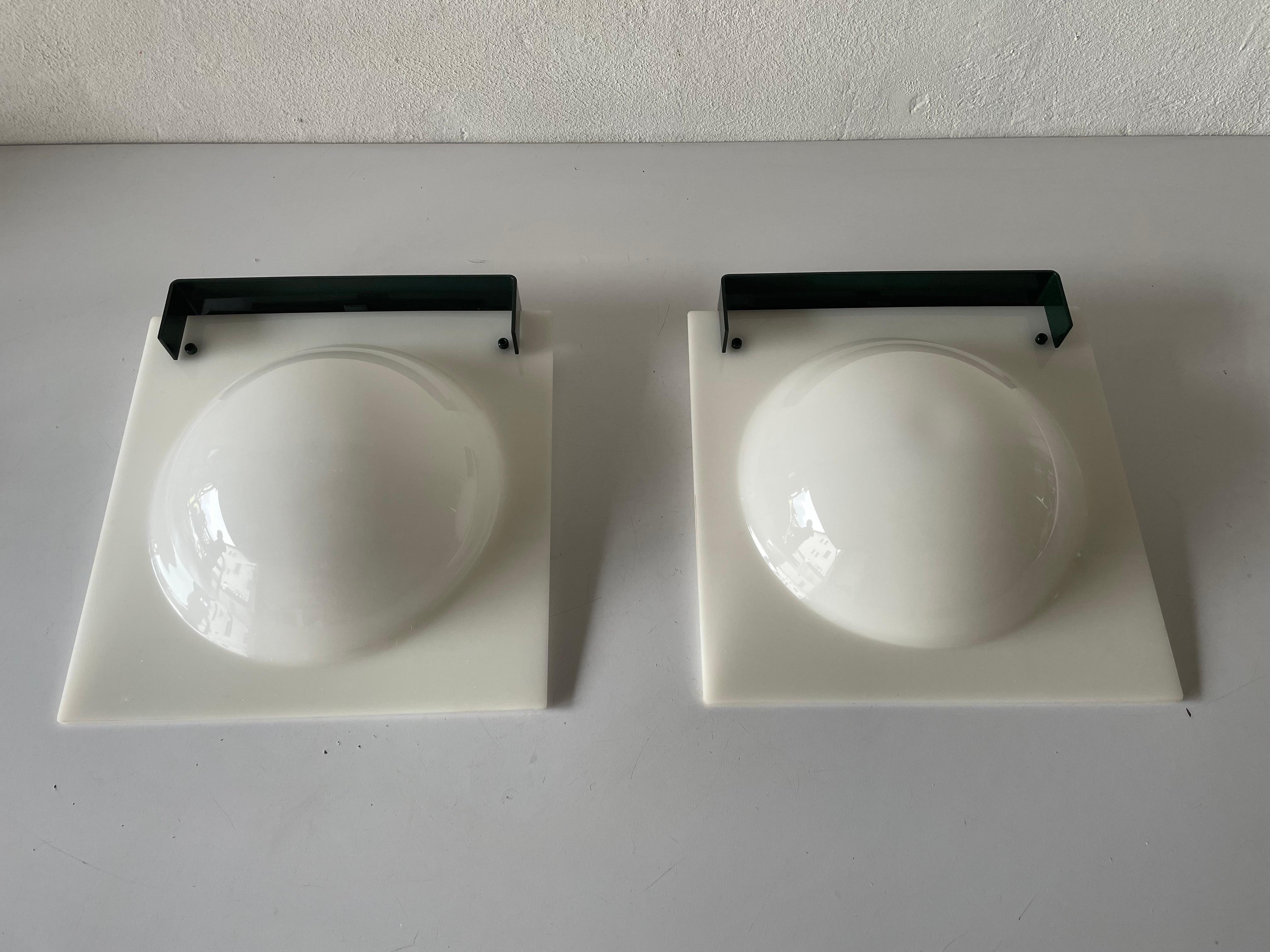 Italian High Quality Plexiglass Bubble Design Pair of Wall Lamps, 1960s, Italy For Sale