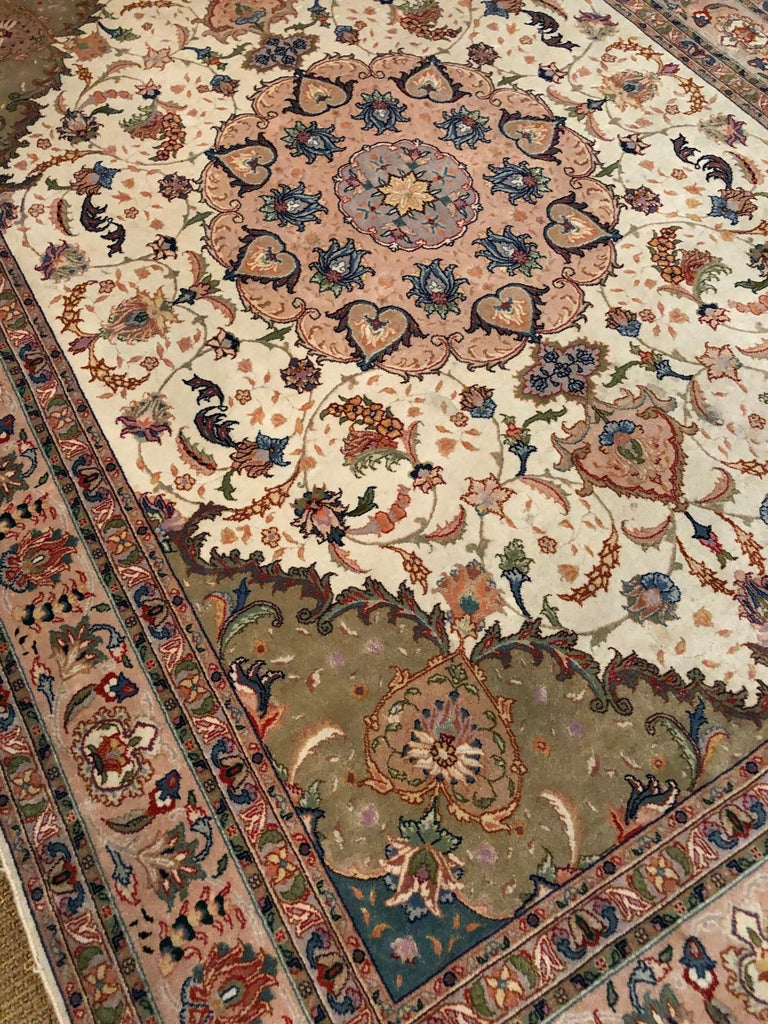 High Quality Rug, Carpet Cork Wool with Silk Very Fine Knotted For Sale