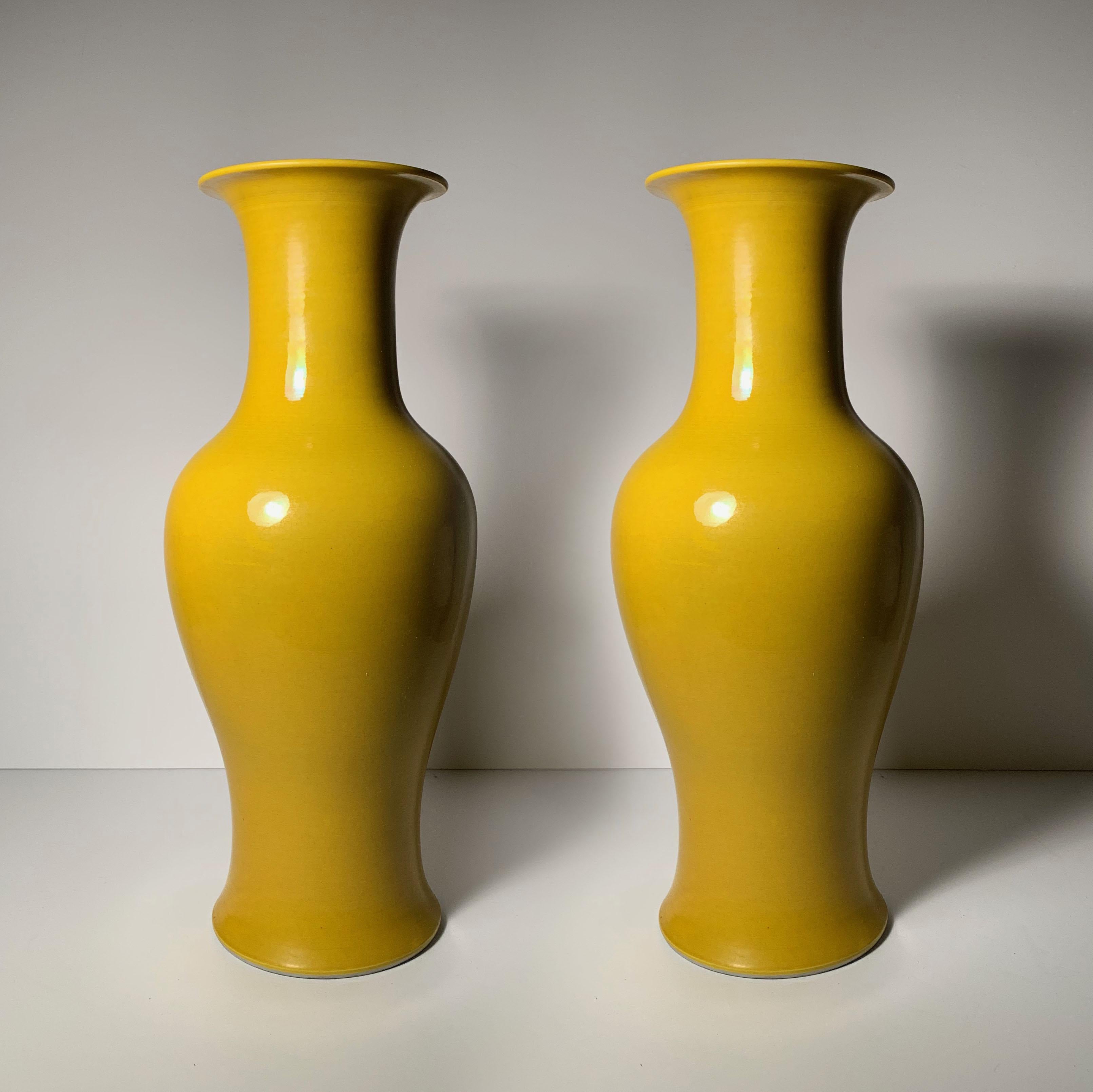 Vintage Signed Asian Oriental Japanese Ceramic Vibrant Yellow Lamps 4