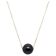 Collier pendentif en or jaune 18 carats avec perles noires de Tahiti de haute qualité