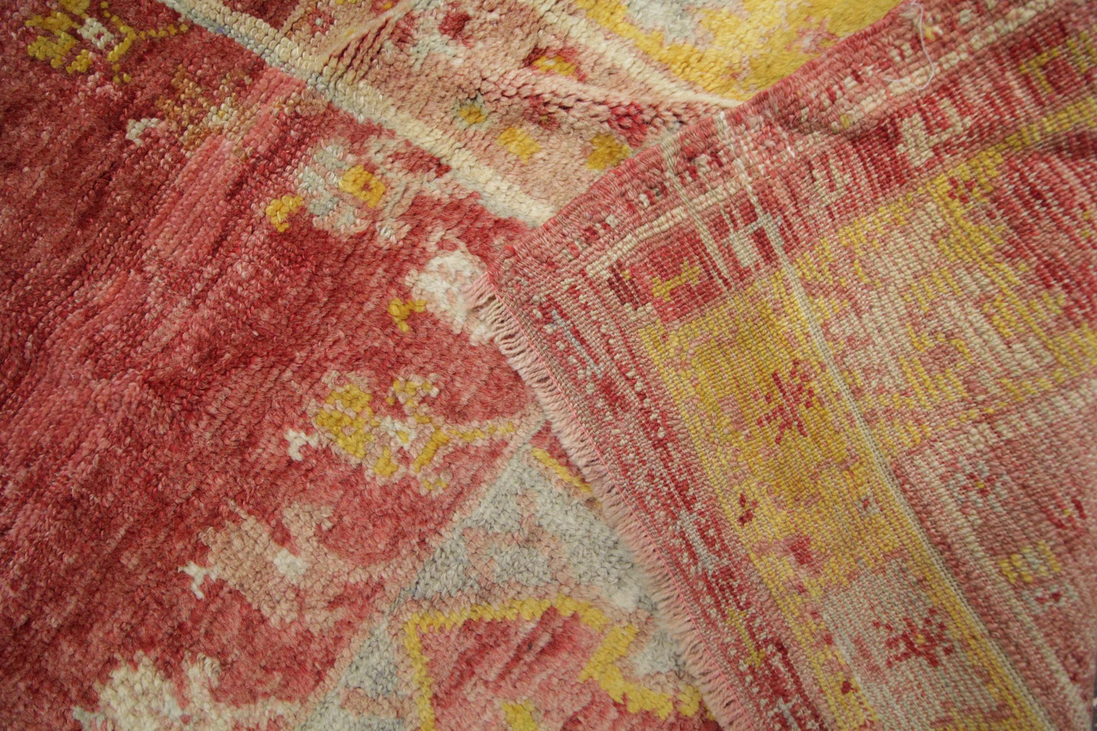 High-Quality Turkish Antique Living Room Rug, Red and Yellow Thick Wool Rug In Excellent Condition For Sale In Wembley, GB