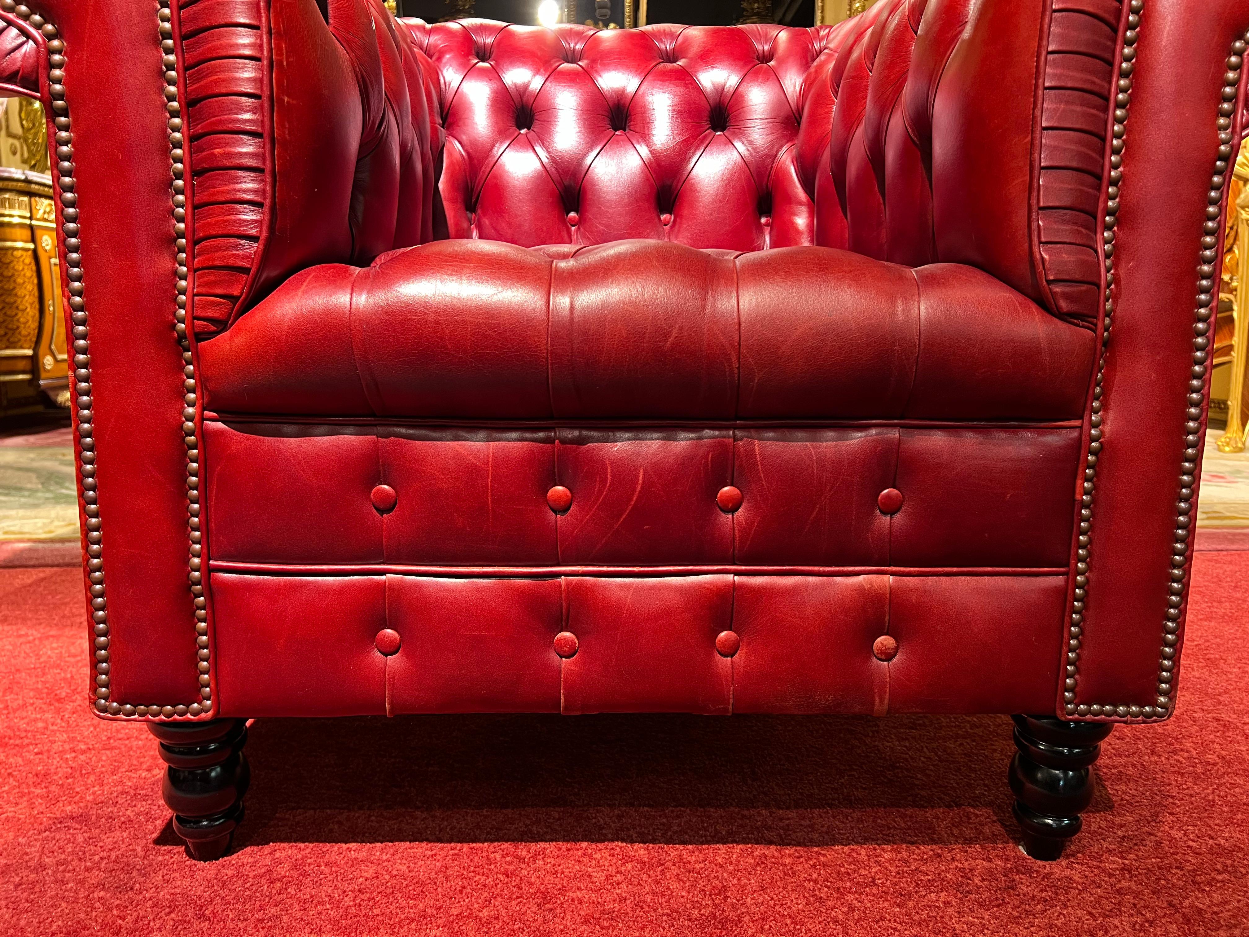 Fauteuil Chesterfield rouge de haute qualité fabriqué par Wilmowski en vente 3
