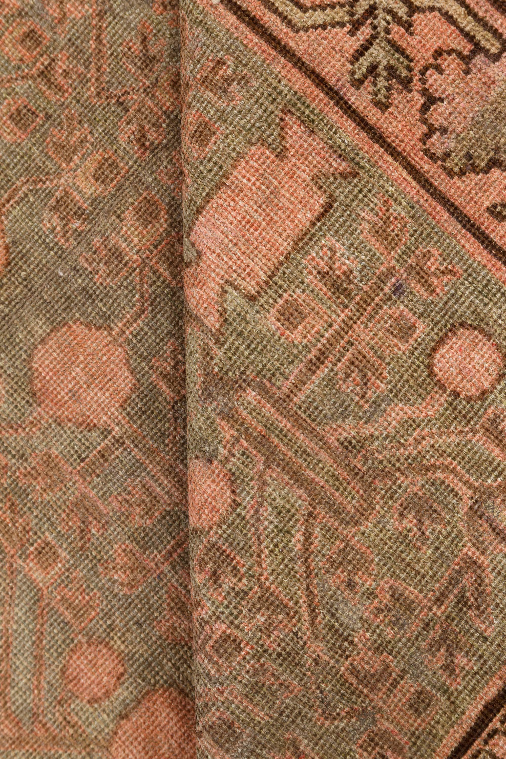 High-quality Vintage Samarkand 'Khotan' botanic handmade wool carpet
Size: 5'9