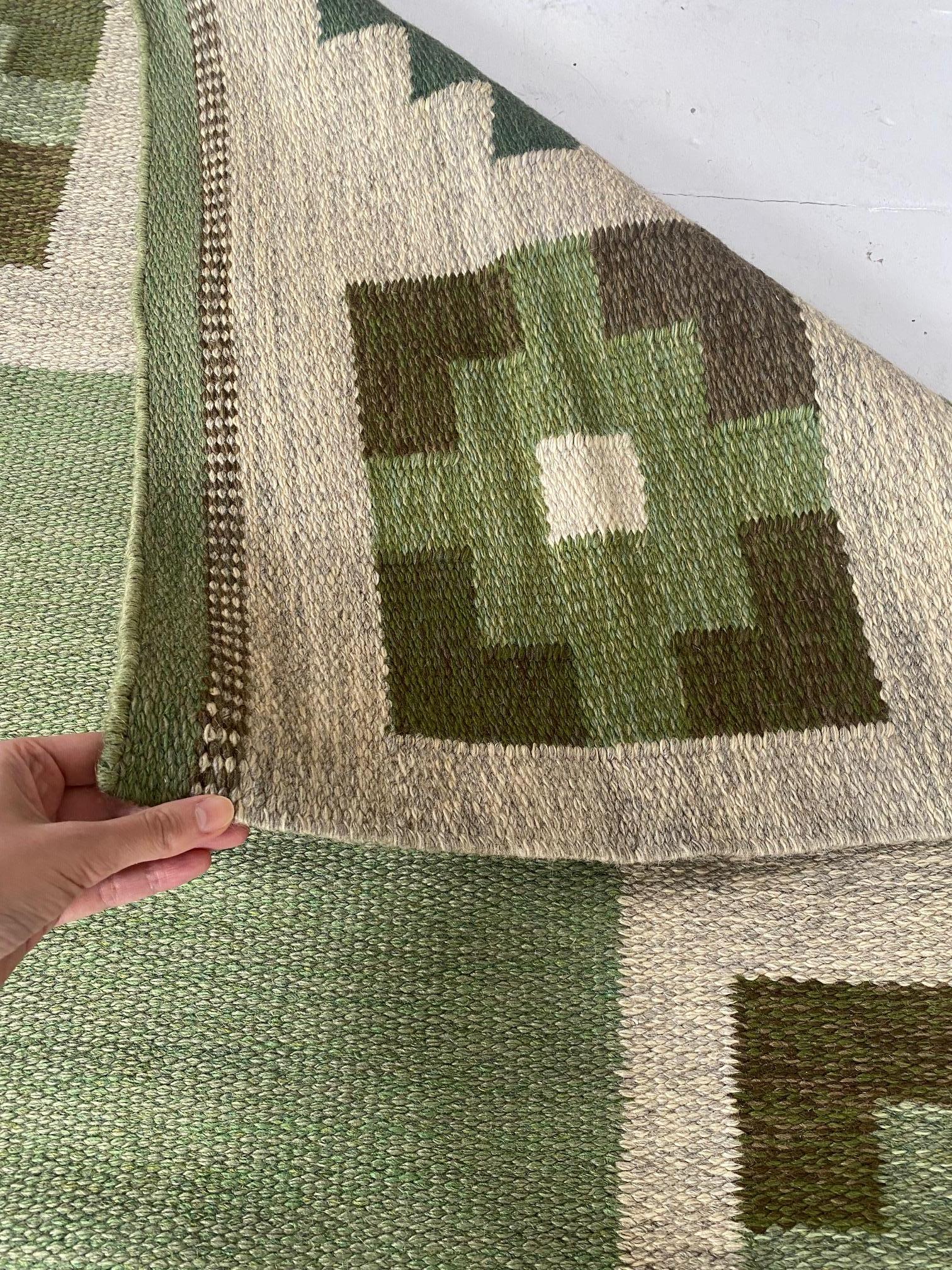 High-quality Vintage Swedish Beige, Green Flat Weave Wool Rug In Good Condition In New York, NY