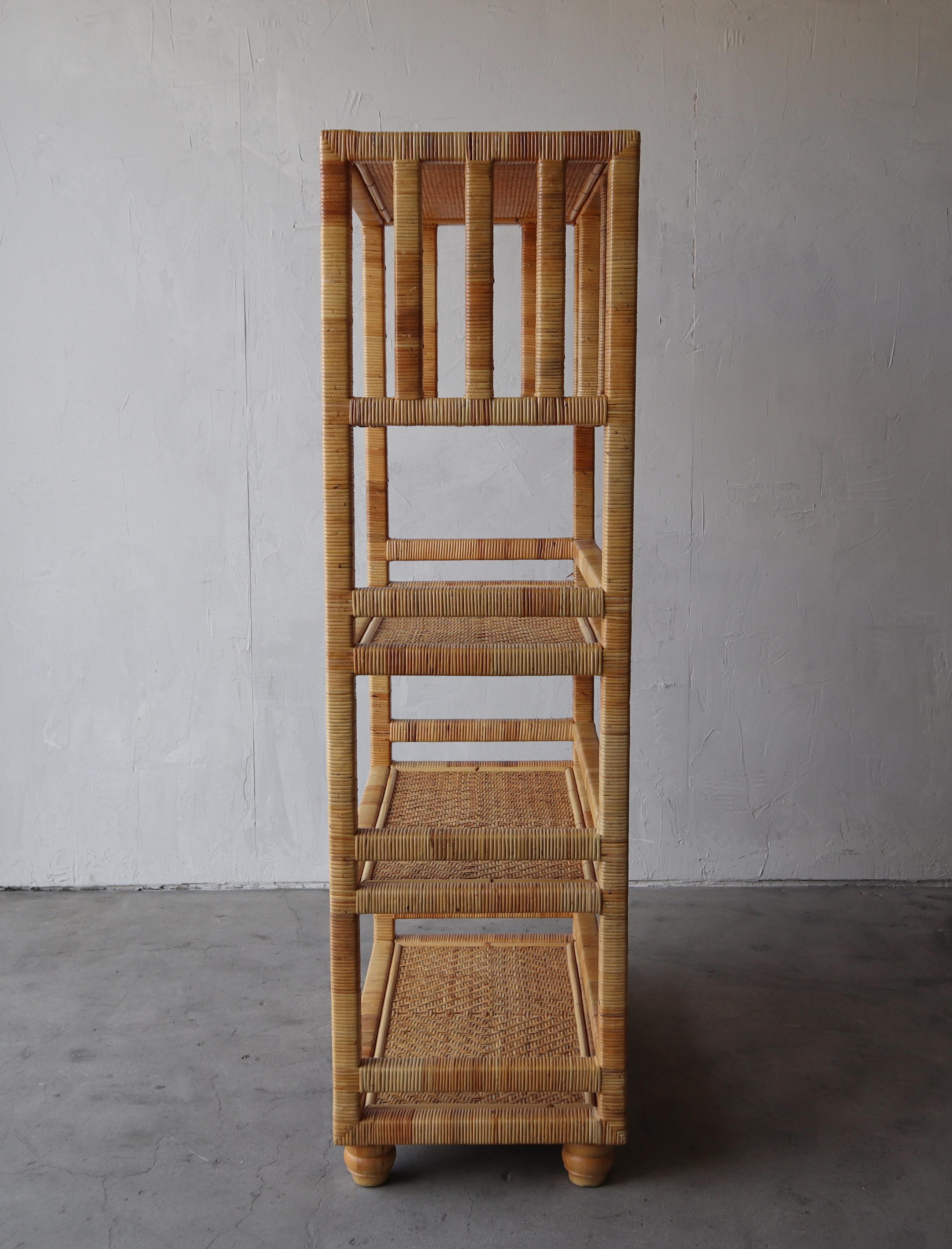 High Quality Vintage Wicker Bookshelf In Good Condition For Sale In Las Vegas, NV