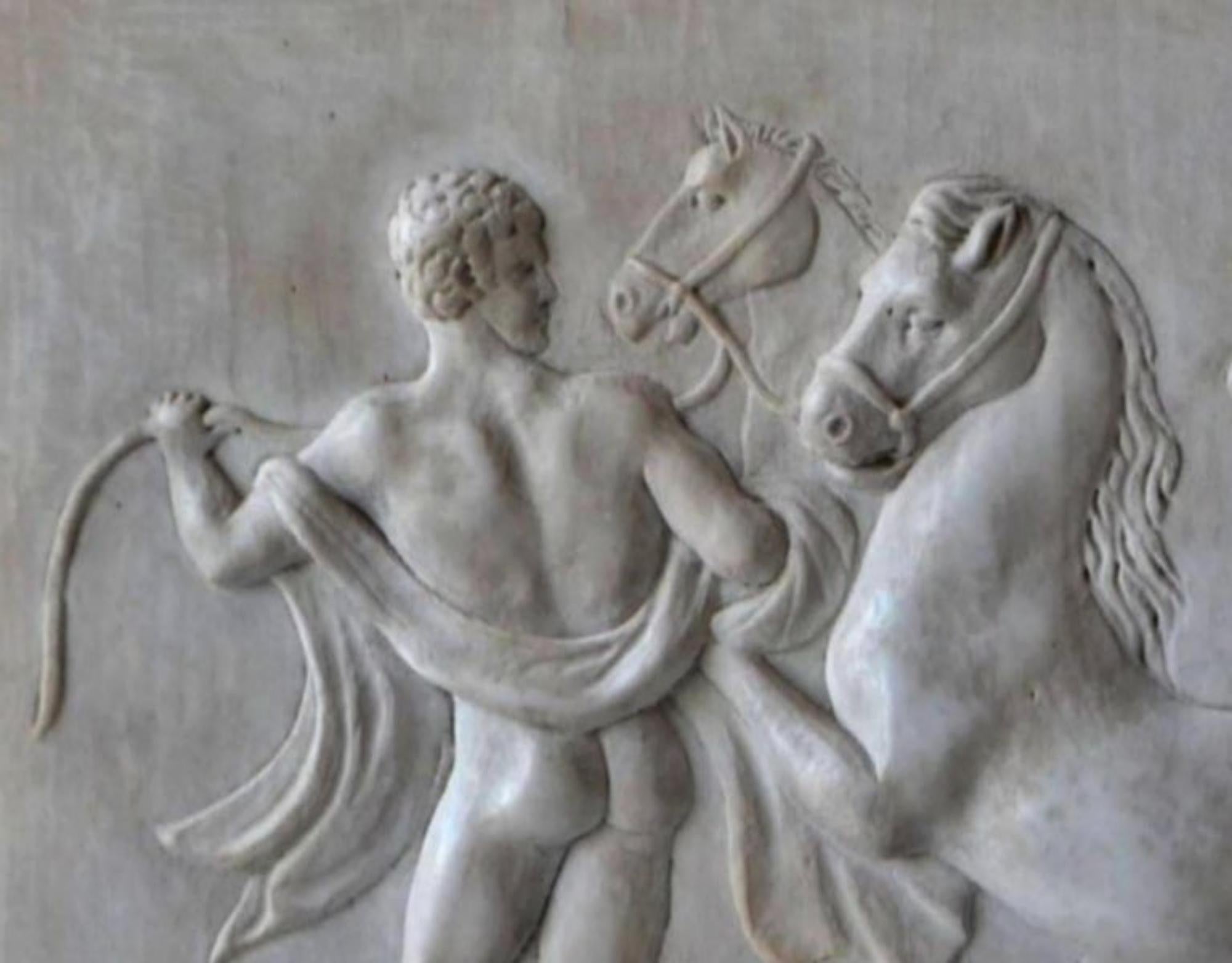 Hochrelief aus weißem Carrara-Marmor, Rape of Proserpina des Gottes Pluto, 20. Jahrhunderts (Barock) im Angebot