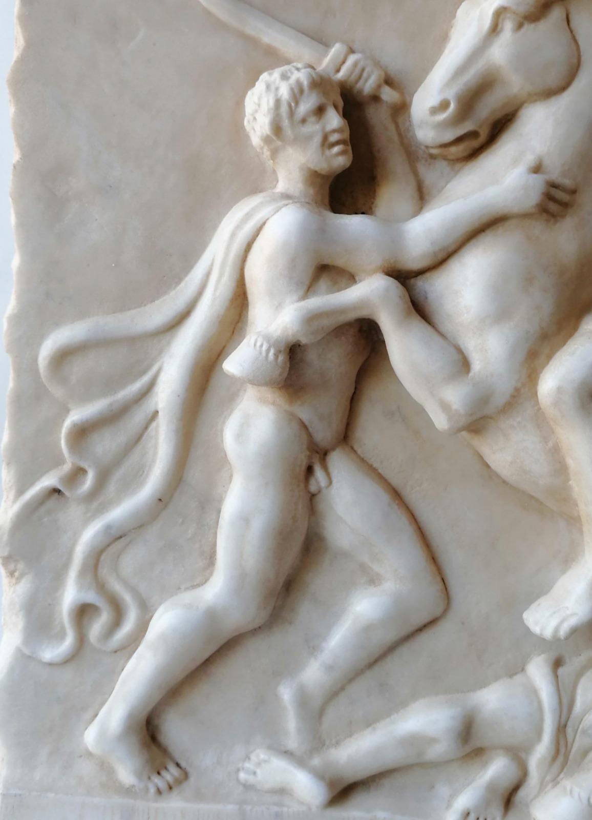 italien Haut-relief représentant le crâne de bataille - « Memento »  en vente