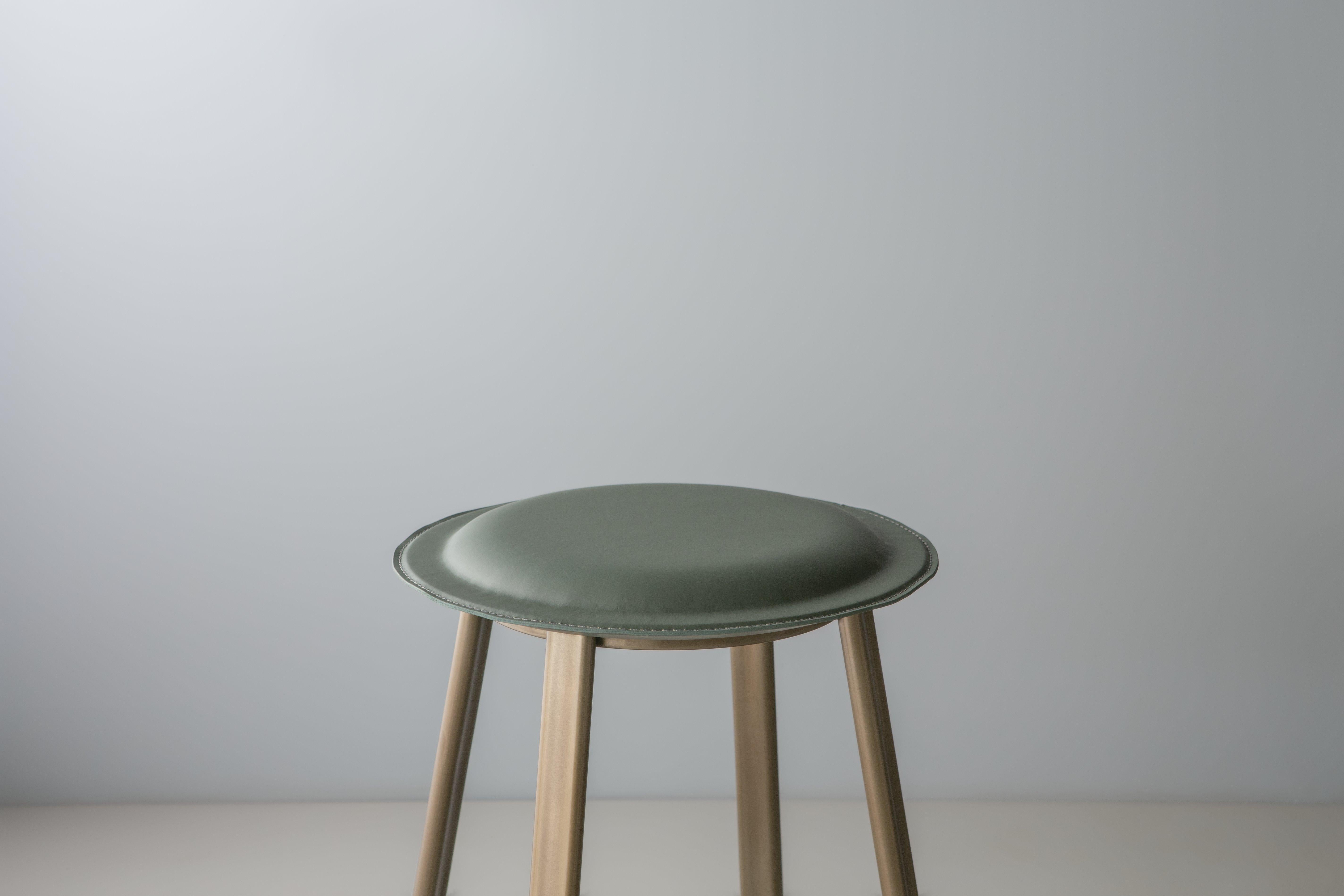 High Rodes Bar Stool by Doimo Brasil
Dimensions: W 43 x D 43 x H 76 cm 
Materials: Aged steel, Aged/crocco leather.

Also available in W 43 x D 43 x H 60 cm, Seat Height: 60 cm. 

With the intention of providing good taste and personality, Doimo