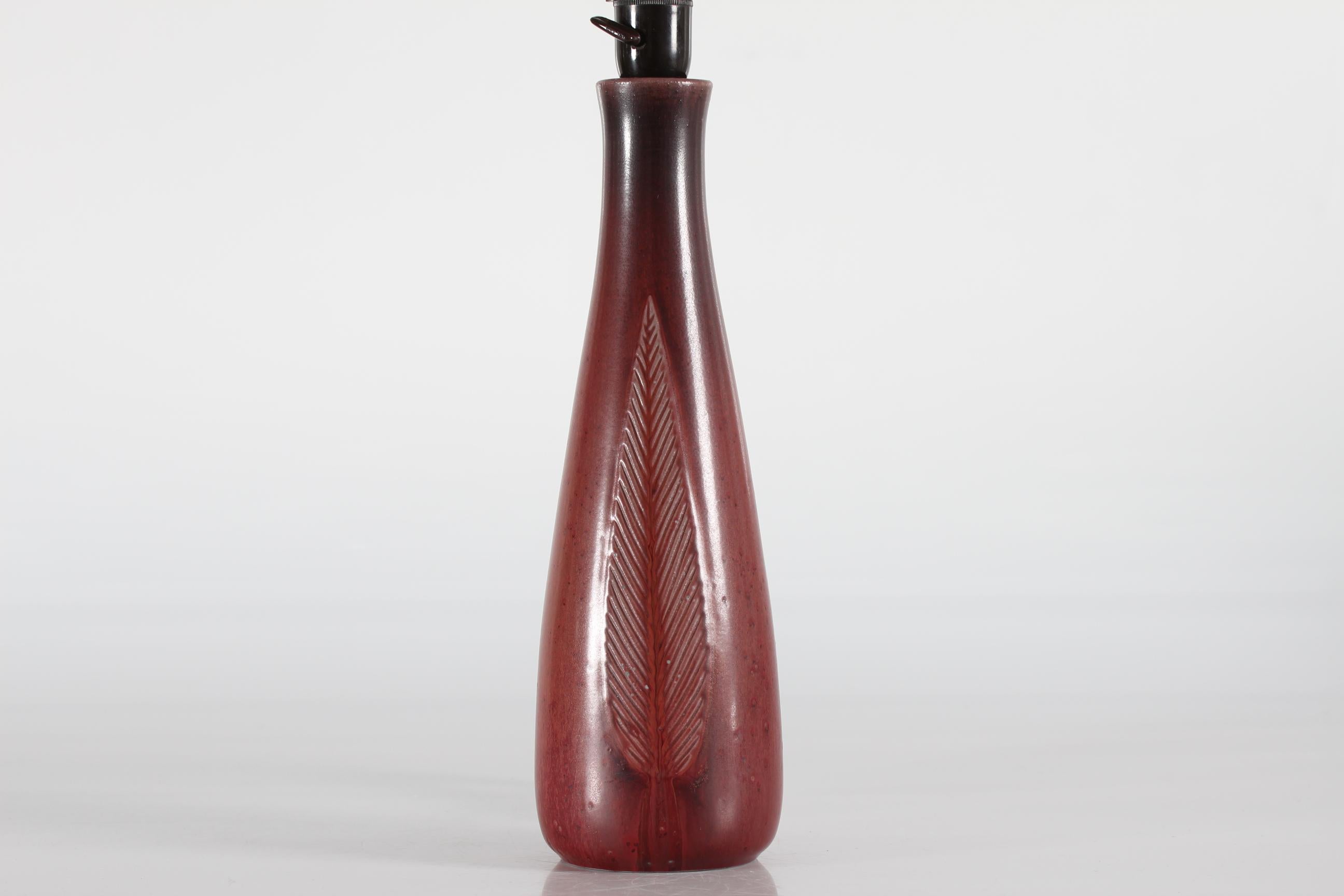 High Royal Copenhagen Ox Blood Stoneware Table Lamp by Gerd Bøgelund Denmark 60s For Sale 1