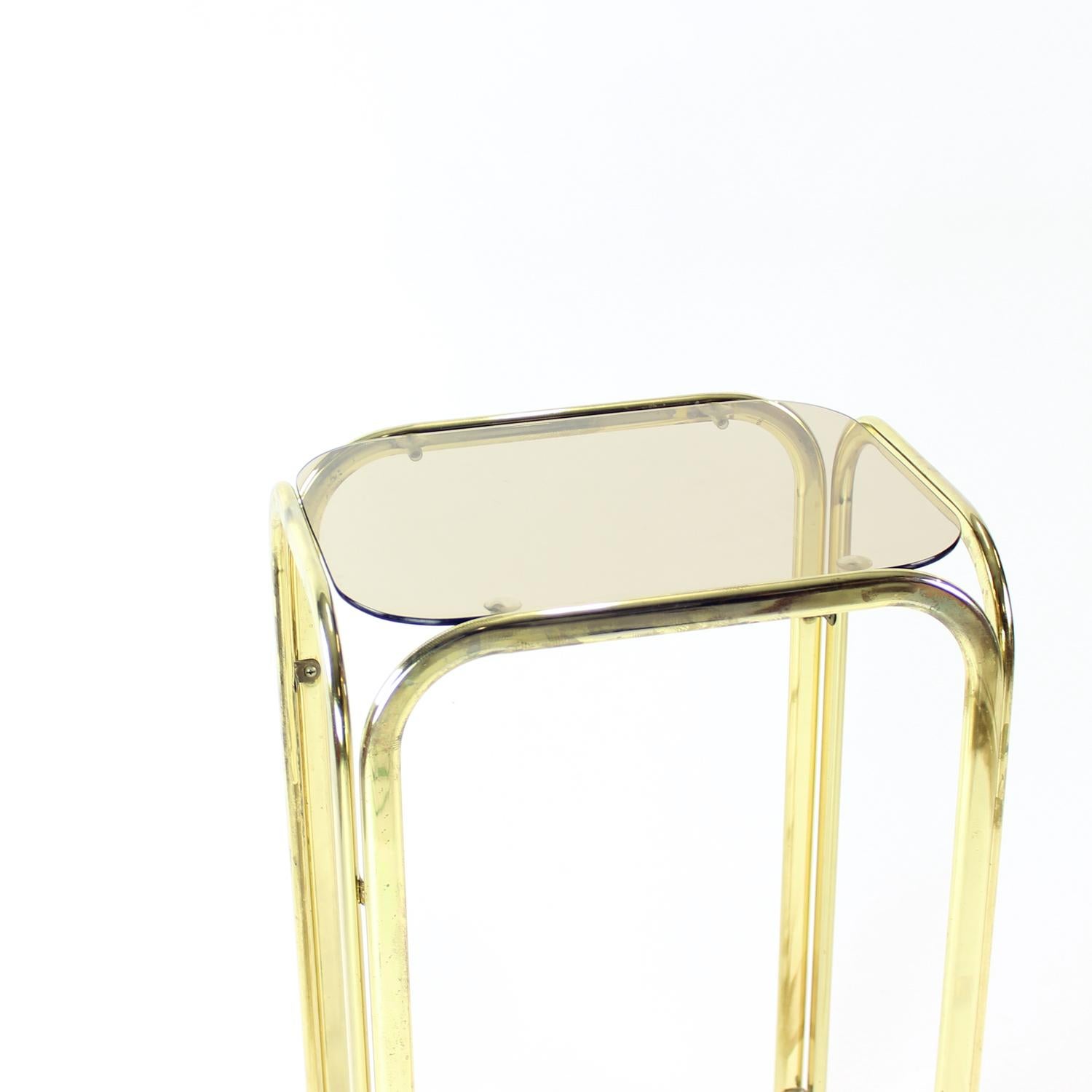 Mid-Century Modern Table d'appoint haute avec plateau en verre, Tchécoslovaquie, 1970 en vente