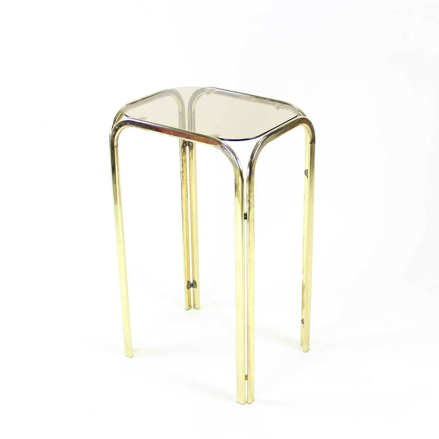 Tchèque Table d'appoint haute avec plateau en verre, Tchécoslovaquie, 1970 en vente