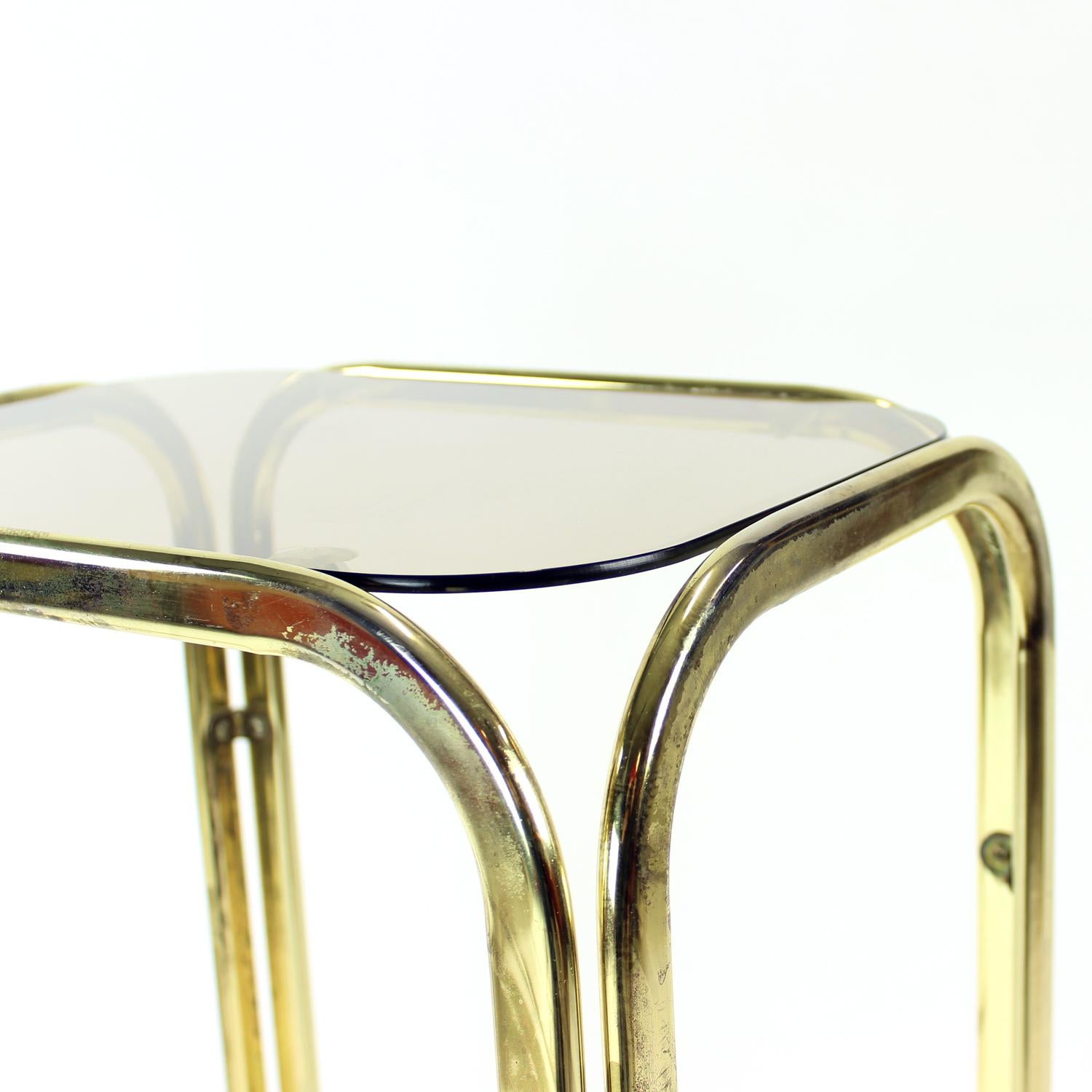 Table d'appoint haute avec plateau en verre, Tchécoslovaquie, 1970 Bon état - En vente à Zohor, SK