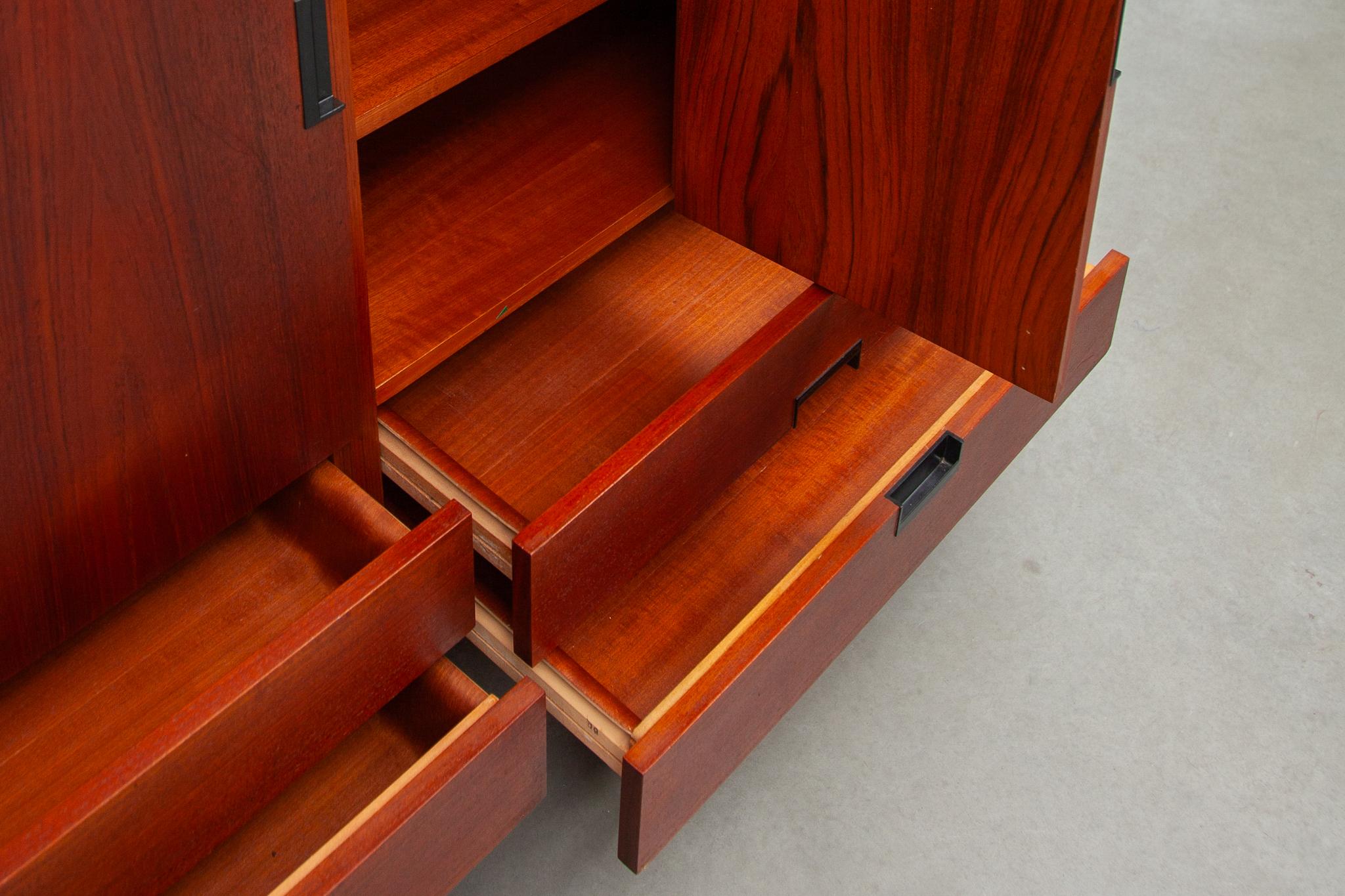 Enfilade haut conçu par Cees Braakman pour Pastoe, Serie CU 04 en vente 2