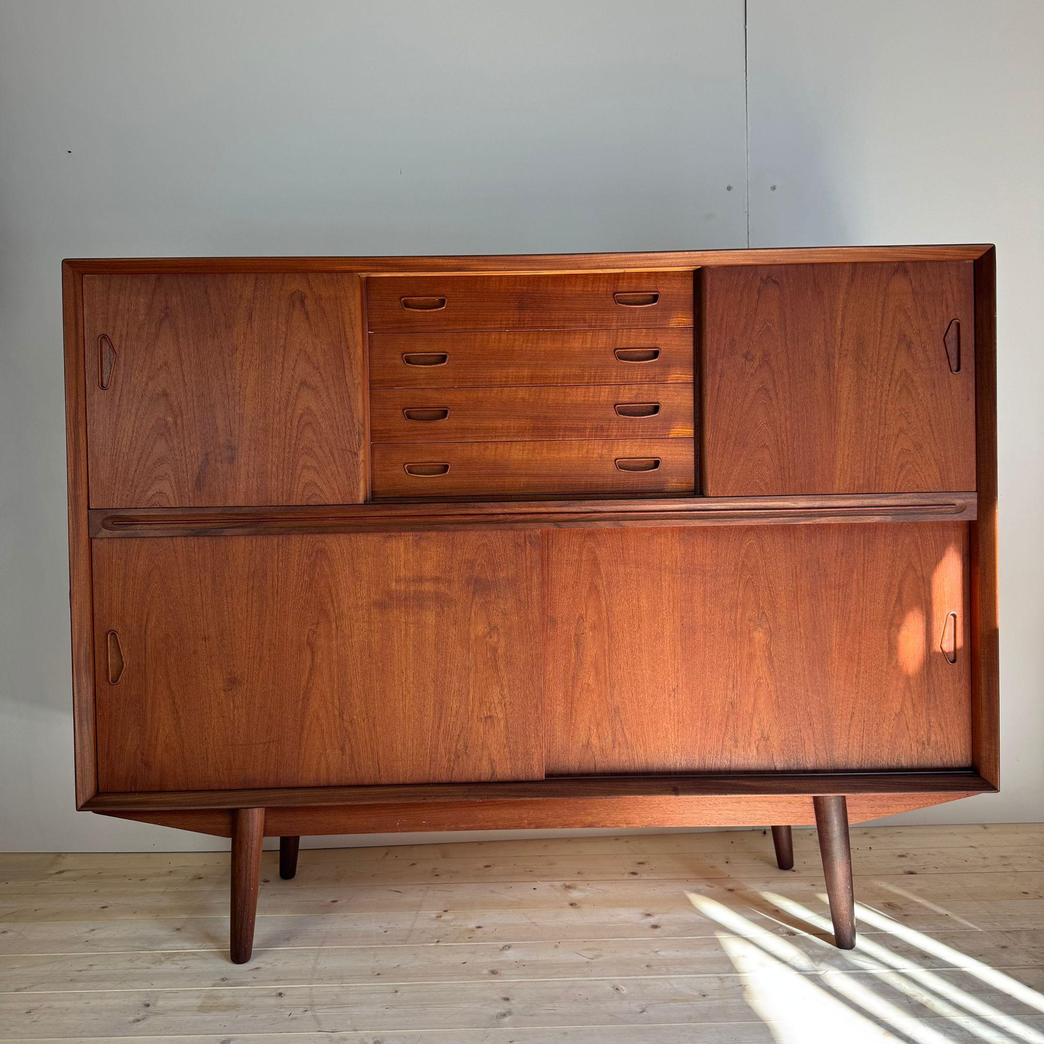 Mid-20th Century High sideboard in teak, Denmark 1960 For Sale